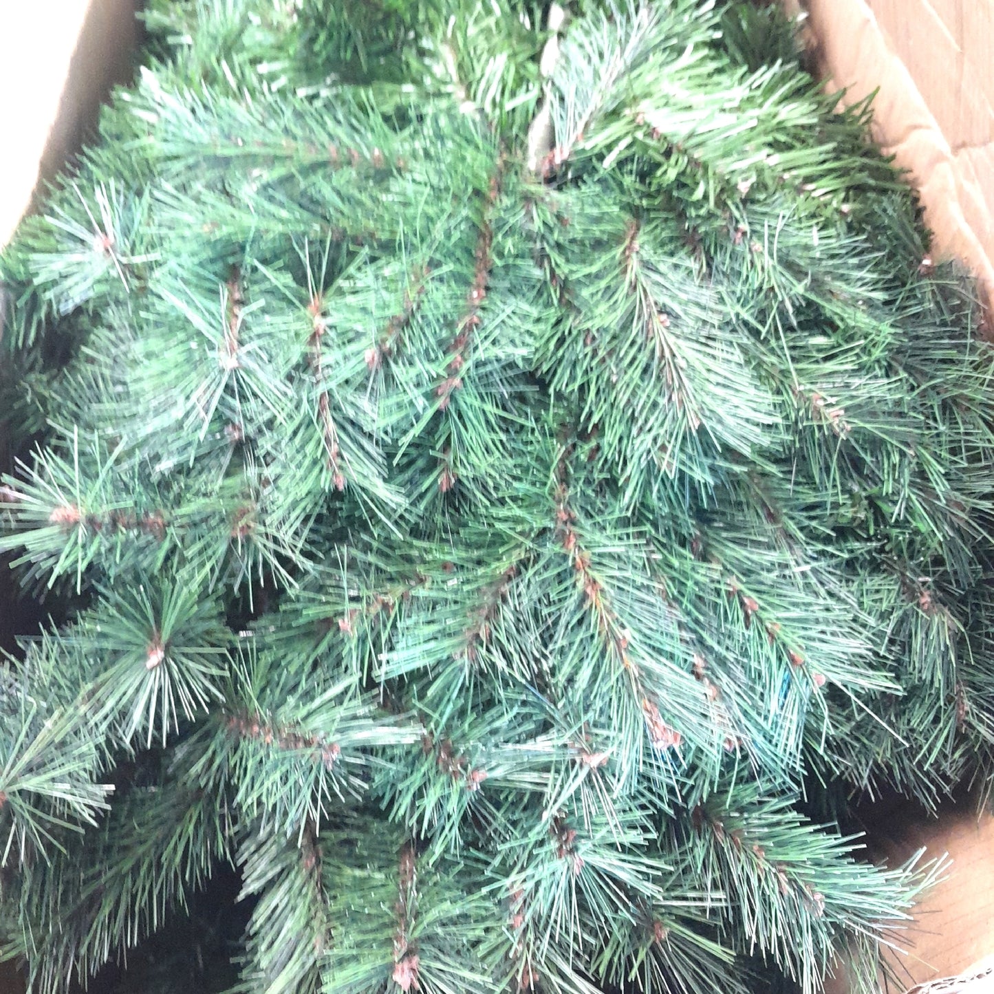 Canada Spruce Künstlicher Weihnachtsbaum Weihnachtsdekoration 18 Meter Höhe Festlich und Realistisch