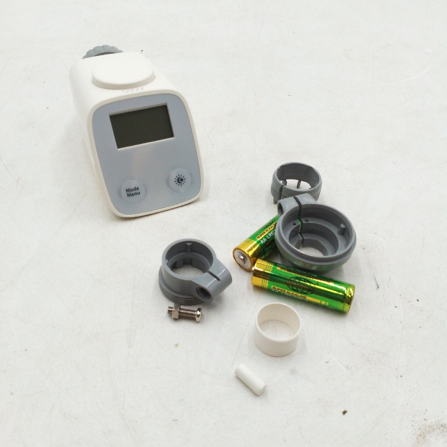 Essentials Heizkörper Thermostat smarte Steuerung batteriebetrieben intelligente Regelung Energie sparen Raum