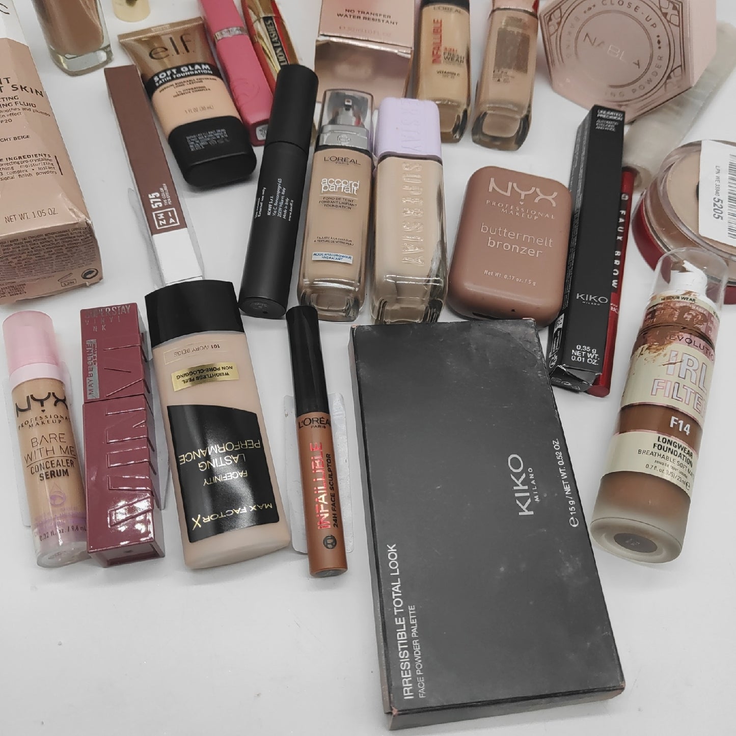 Loreal Kiko elf nyx Foundation Makeup Lischatten Schminke Beauty geöffnet