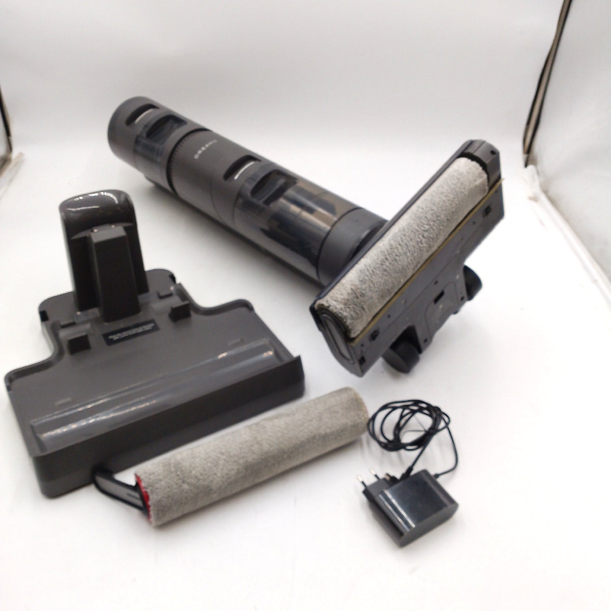 Dreame H11 Core Intelligenter Nass und Trockensauger mit Reinigungsbürste Gebrauchsspuren