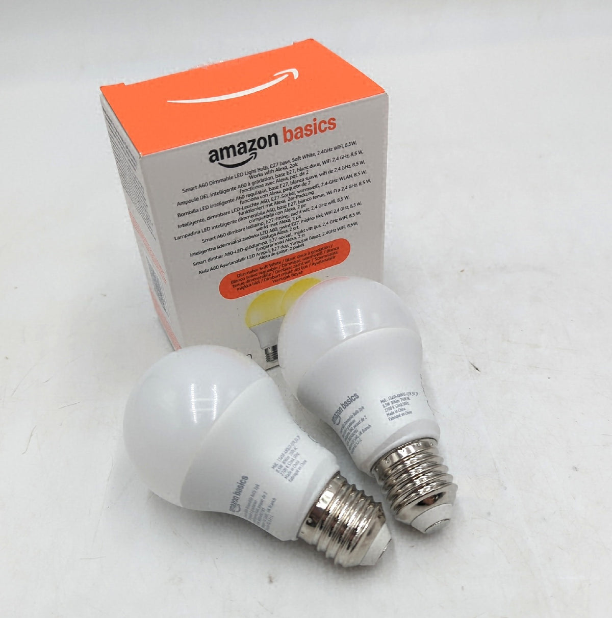 Amazon Basics smarte LED Gluhbirne dimmbar E27 sanftes Weiss 8W 60W Equivalent