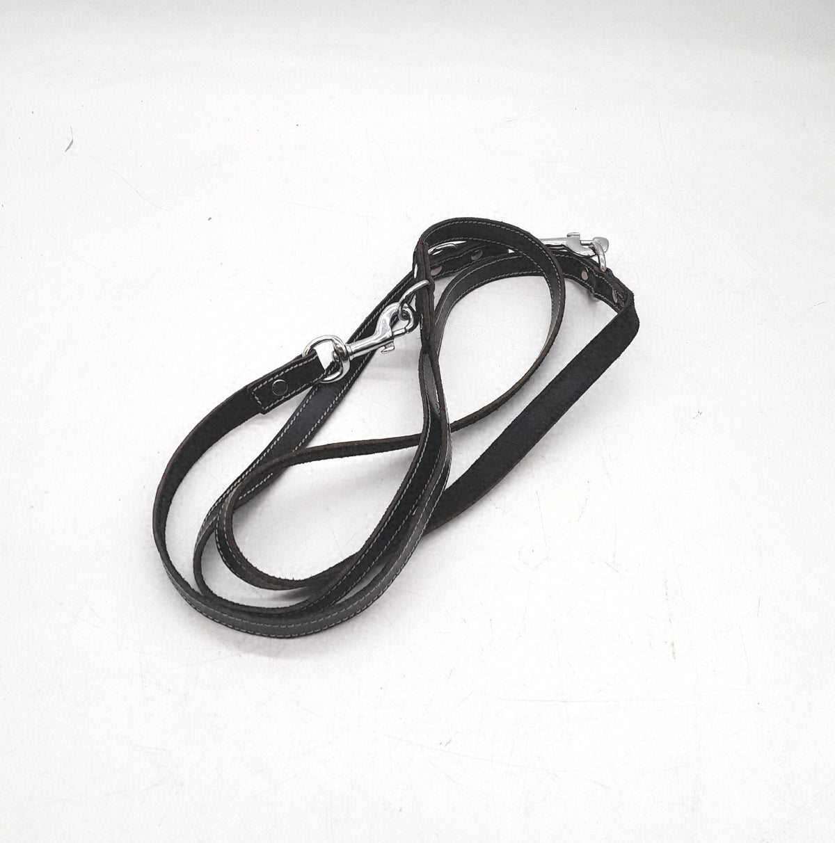 Hundeleine aus Leder mehrfach verstellbare Fuhrleine Laenge 240 cm Hunde Lederleine