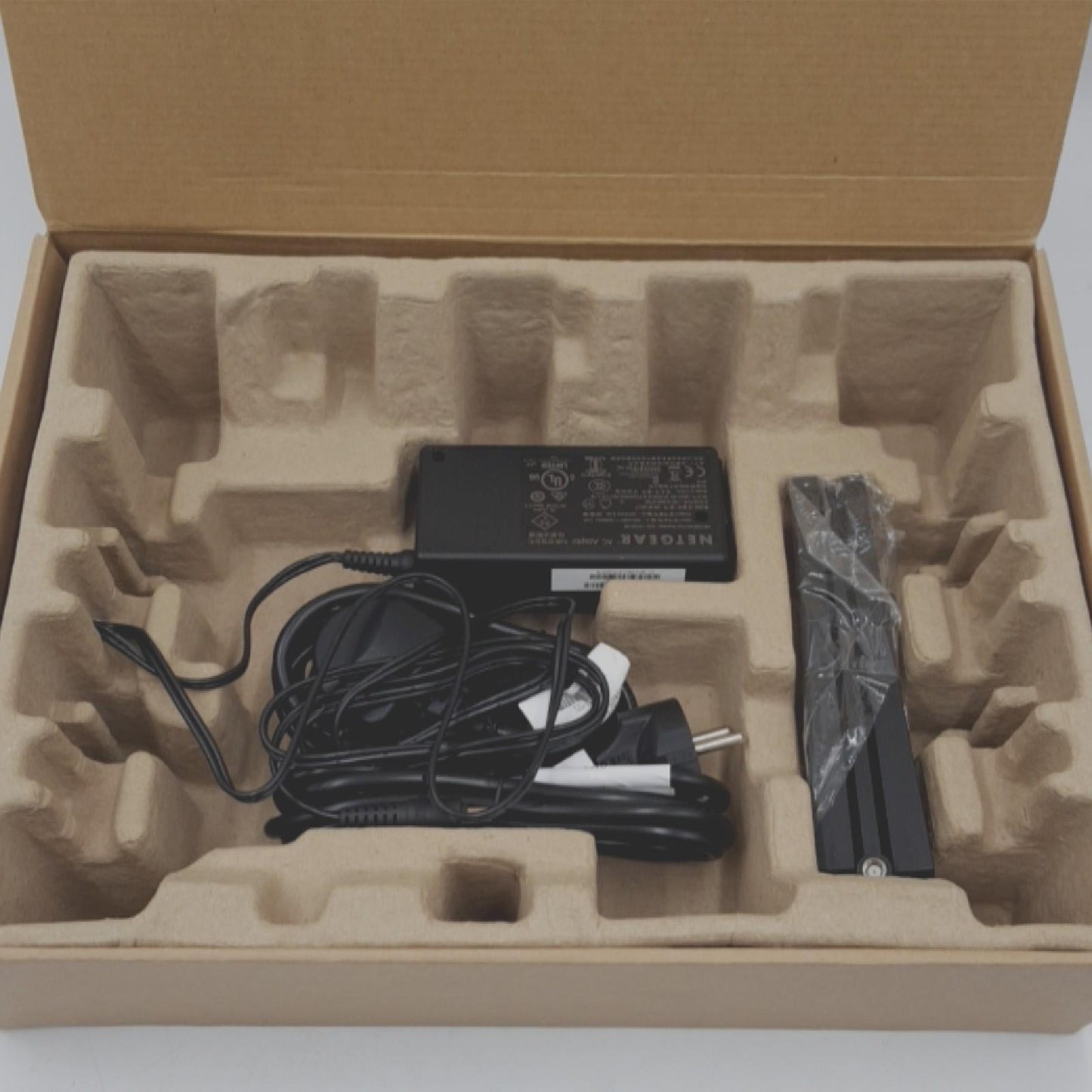 Netgear WLAN Router Telekommunikation R7100LG Nighthawk 4G LTE Modem Dual Band schnelle Verbindung