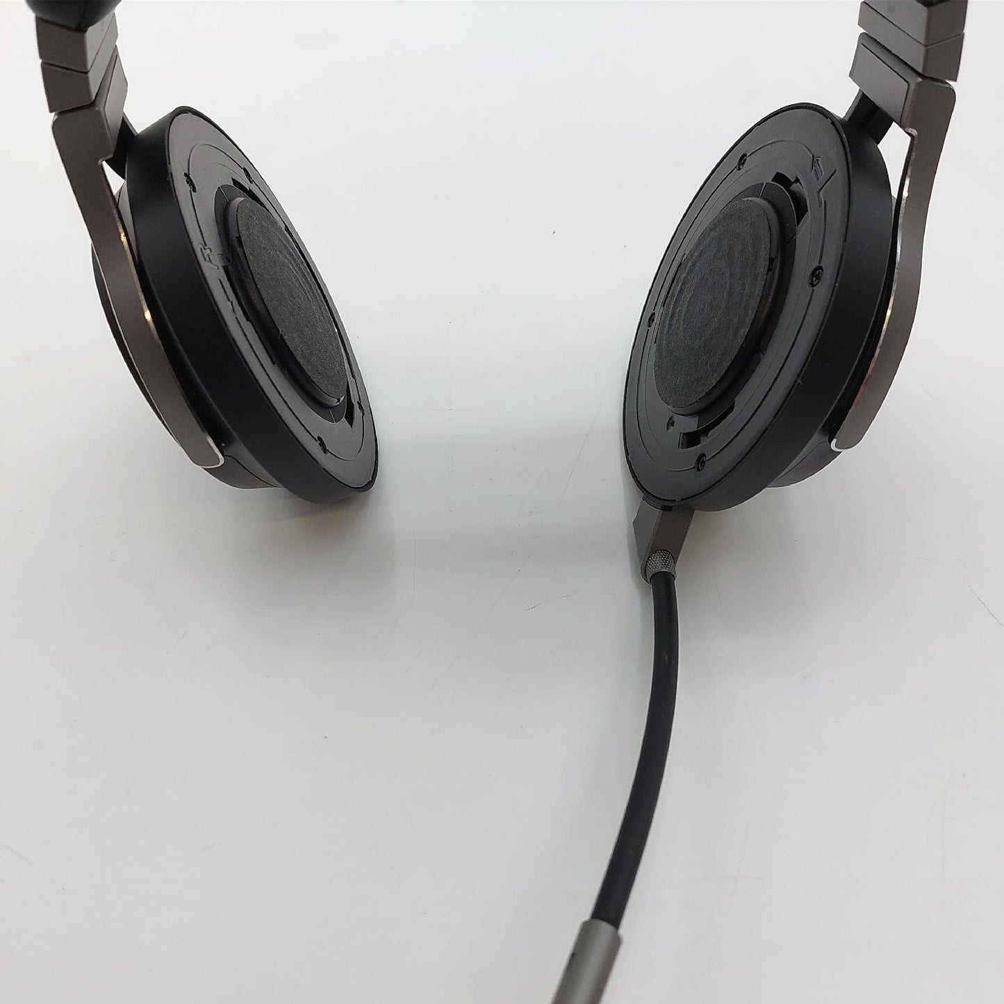 Corsair Virtuoso RGB Wireless High Fidelity Gaming Headset 7 1 mit leichten Gebrauchssp