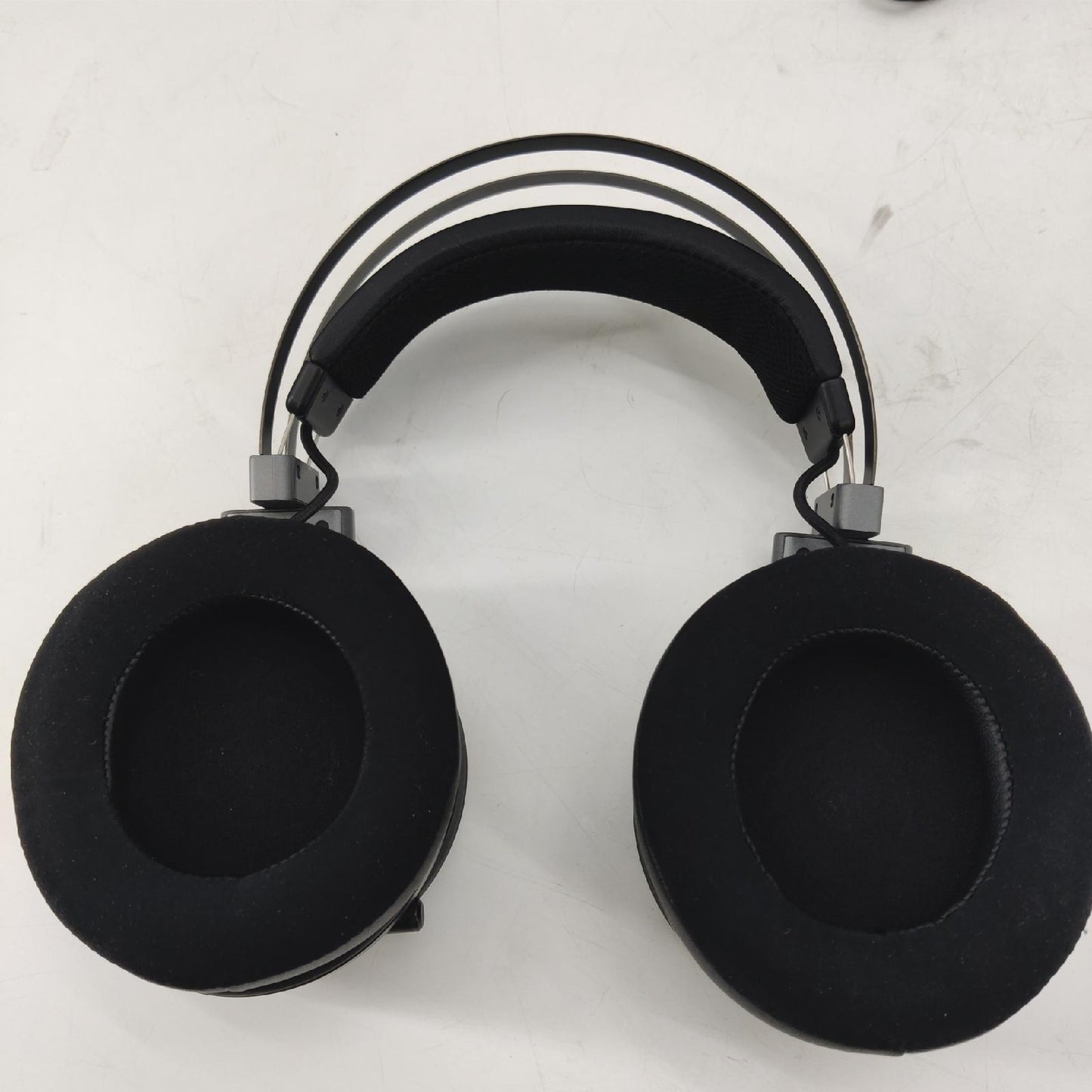 Razer Nari Ultimate: Gaming-Headset mit THX-räumlichem Audio, Kühl-Gel-infundier