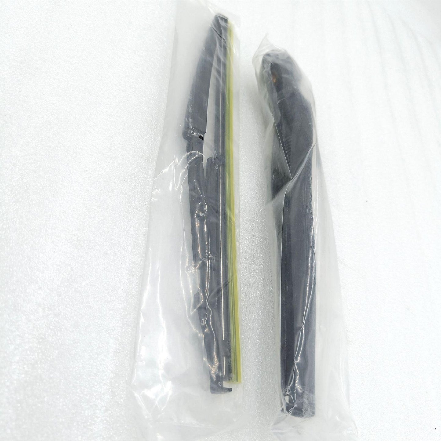 TarosTrade Scheibenwischerarm Set Auto Ersatzteil 244 0197 N 825