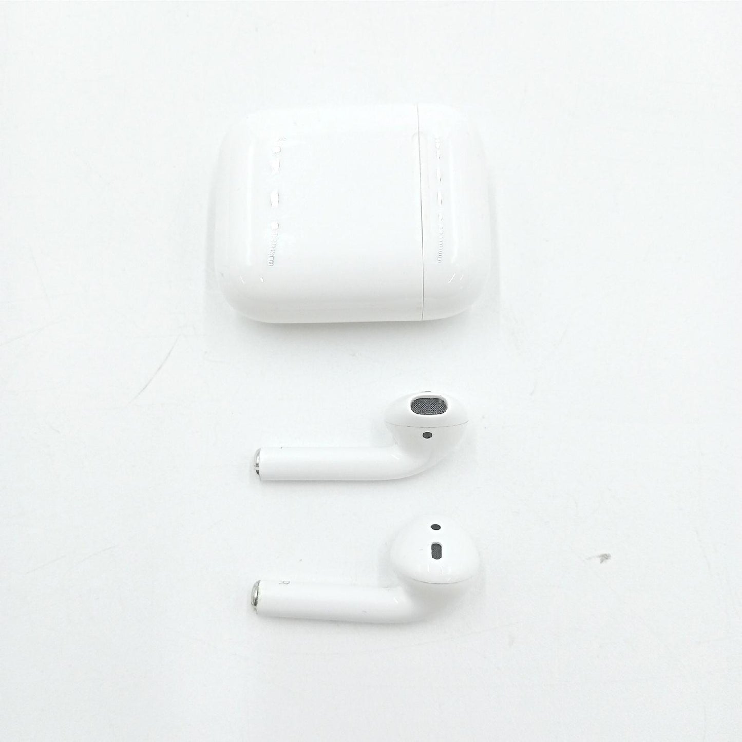 Apple Airpods -- Ladecase Kopfhörer Kabellos (149,00) - Defekt