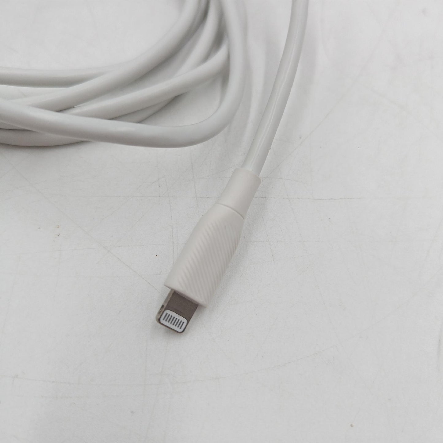 Amazon Basics USB Typ C Kabel Elektronik 18 Meter Schnellladen Weiß kompatibel für Smartphones Tablets Zubehör