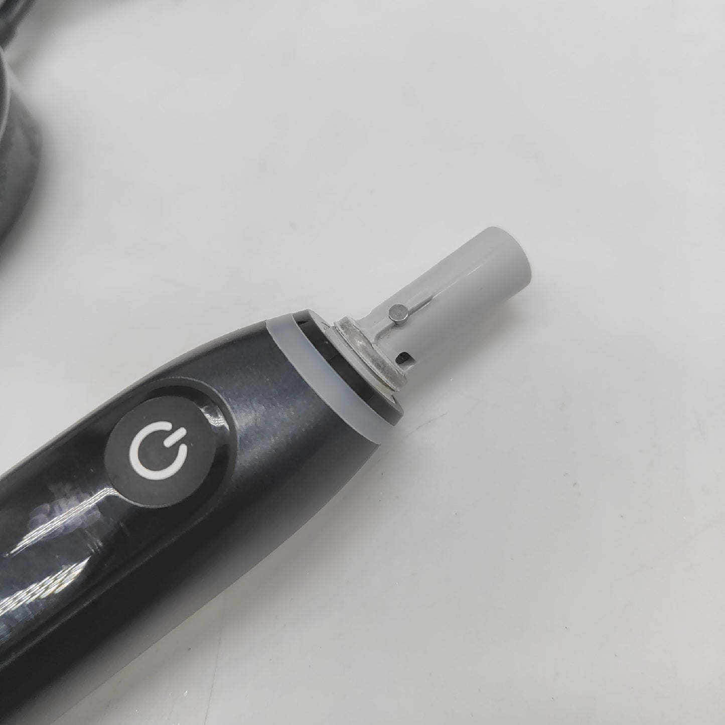 Oral B elektrische Zahnbürste Zahnpflege iO Series 8s moderne Technologie