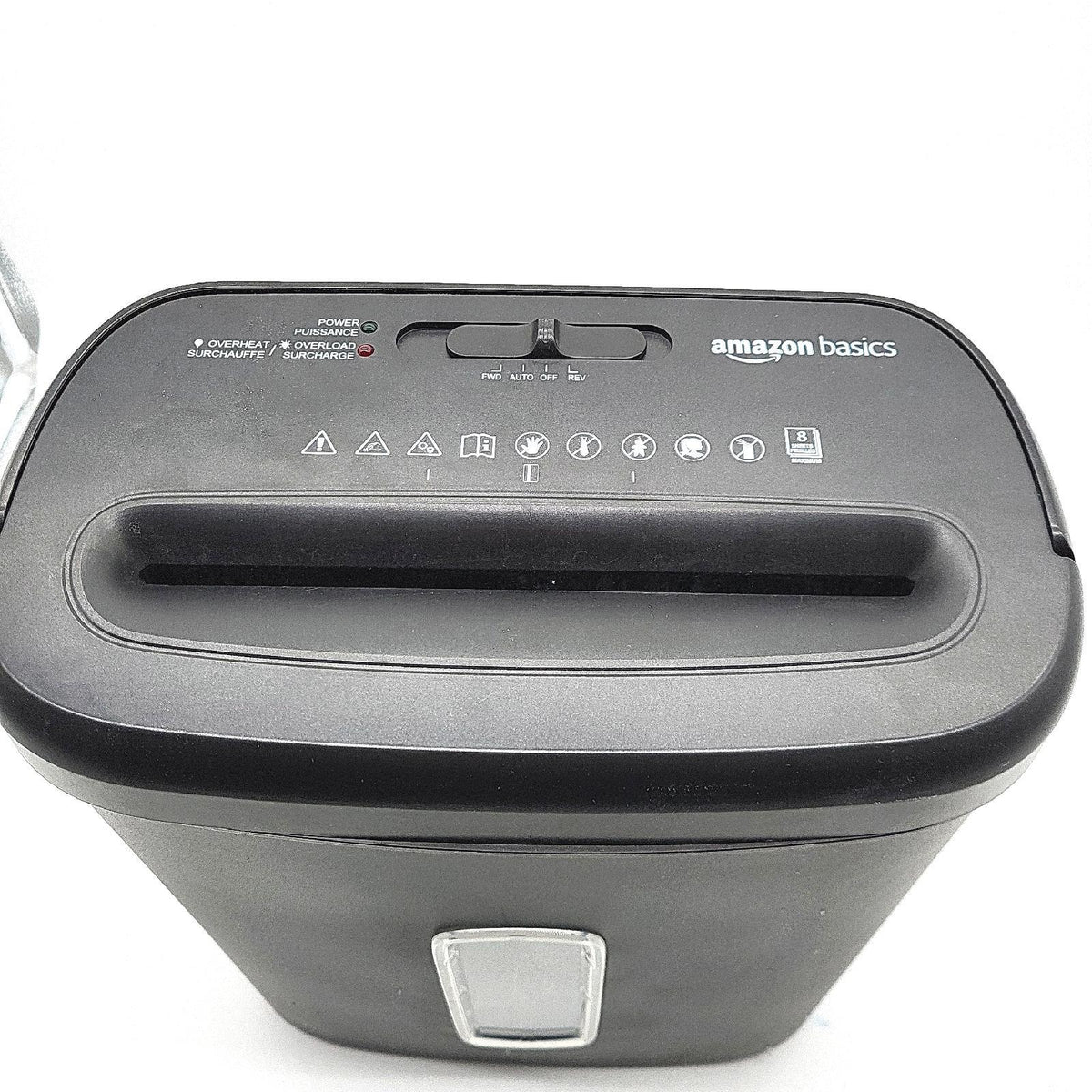 AmazonBasics Aktenvernichter 8 Blätter Papier CDs Kreditkarten Sicherheitsstufe P-4