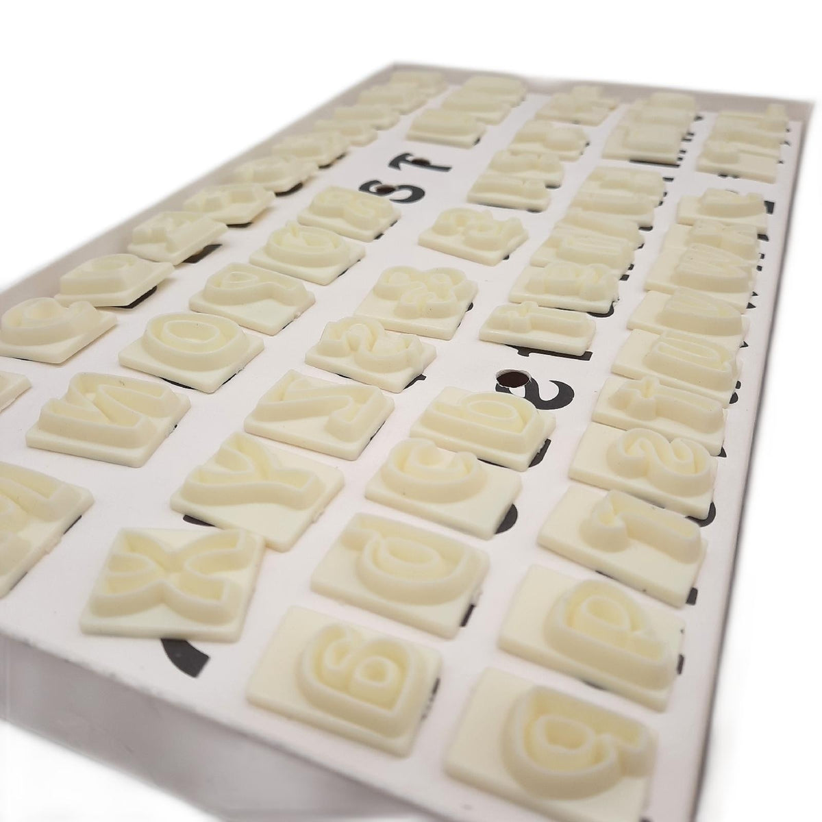 PME 106M001 Jem Alphabet-Ausstecher zum dekorieren von Zuckerarbeiten und Kuchen Sortiment Kunststoff Ivory 2 x 2 x 2 cm 64-teilig