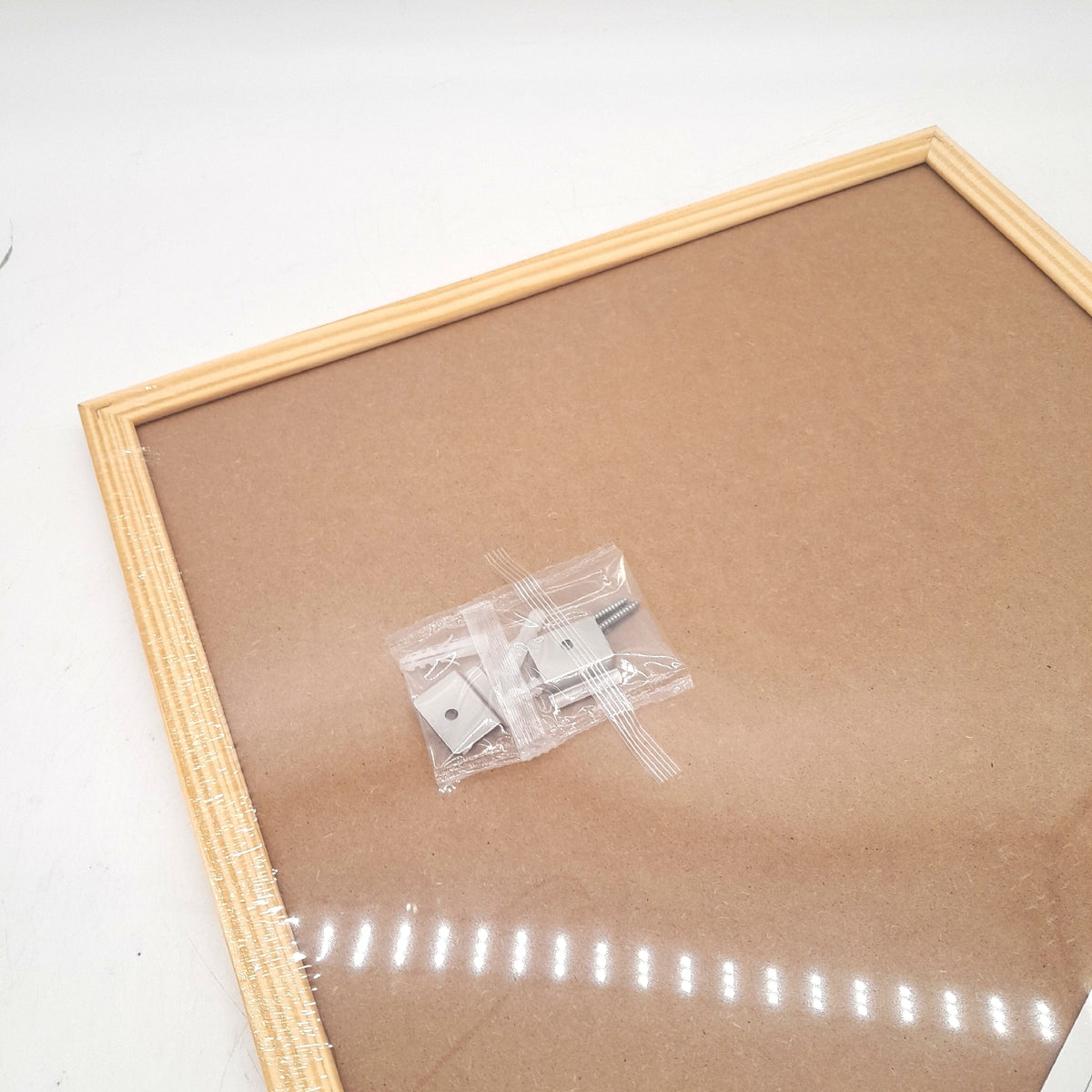 Nobo Basic Weißwandtafel Melamin Kieferrahmen klein 600 x 400 mm einfache Wandtafel