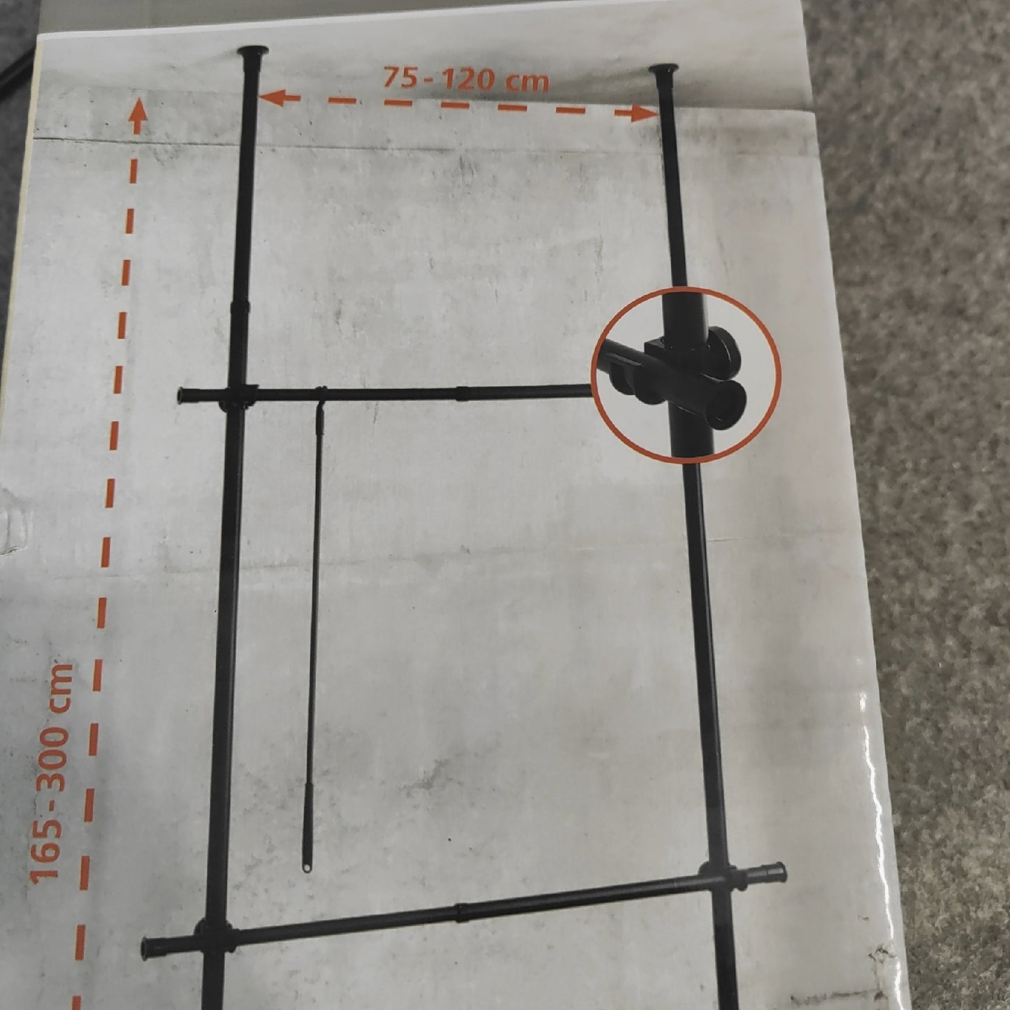 W KO Teleskop-Kleiderstange für maßgeschneiderte Ankleidezimmer Hercules Basic",