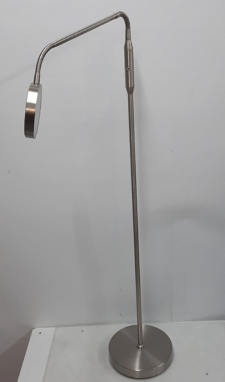 Realy Stehleuchte Beleuchtung Mor o R44561107 Metall Nickel matt Energieeffizient