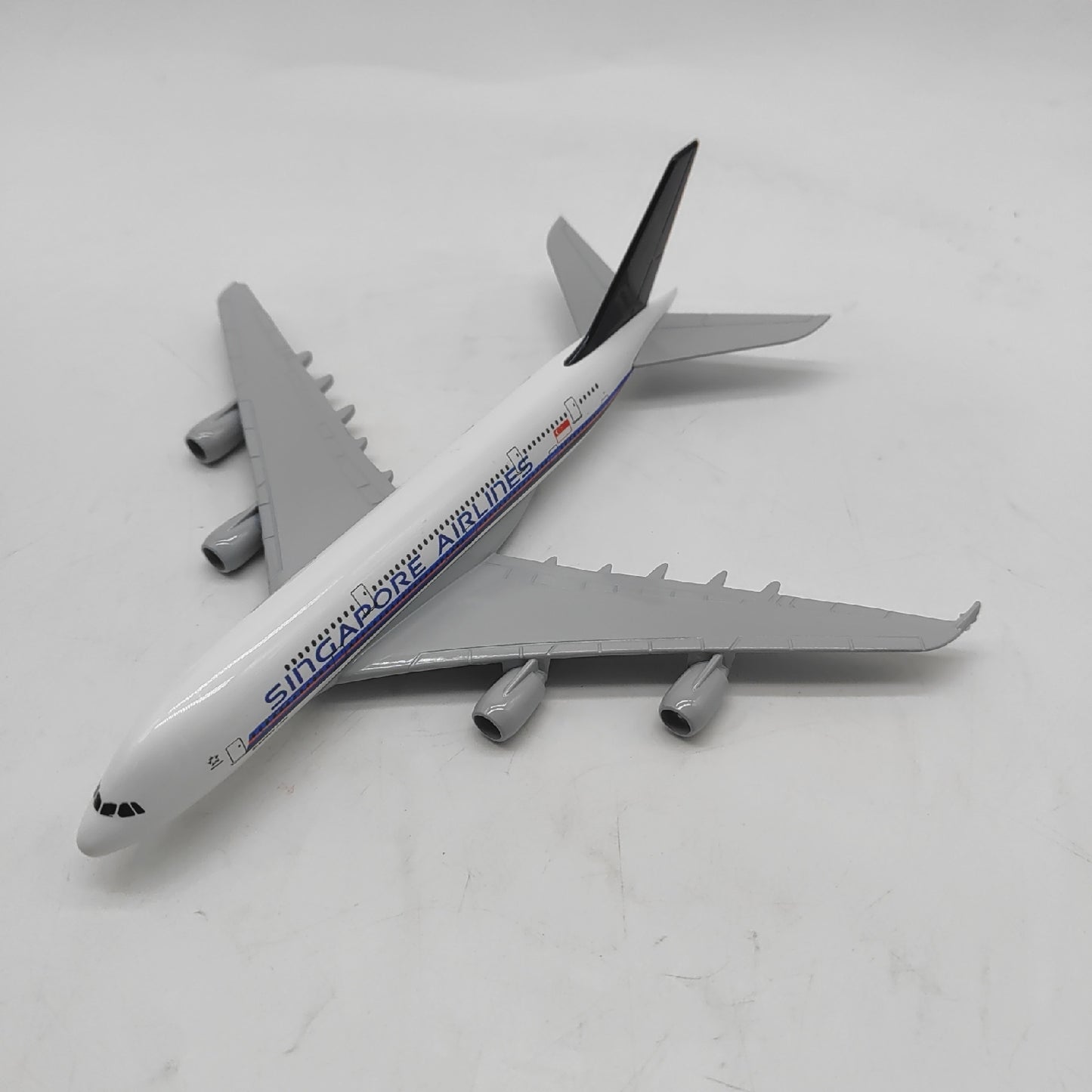 QIYUMOKE Flugzeugmodell Sammlerstück A380 Airbus A380 Modell Singapore Detailgetreu