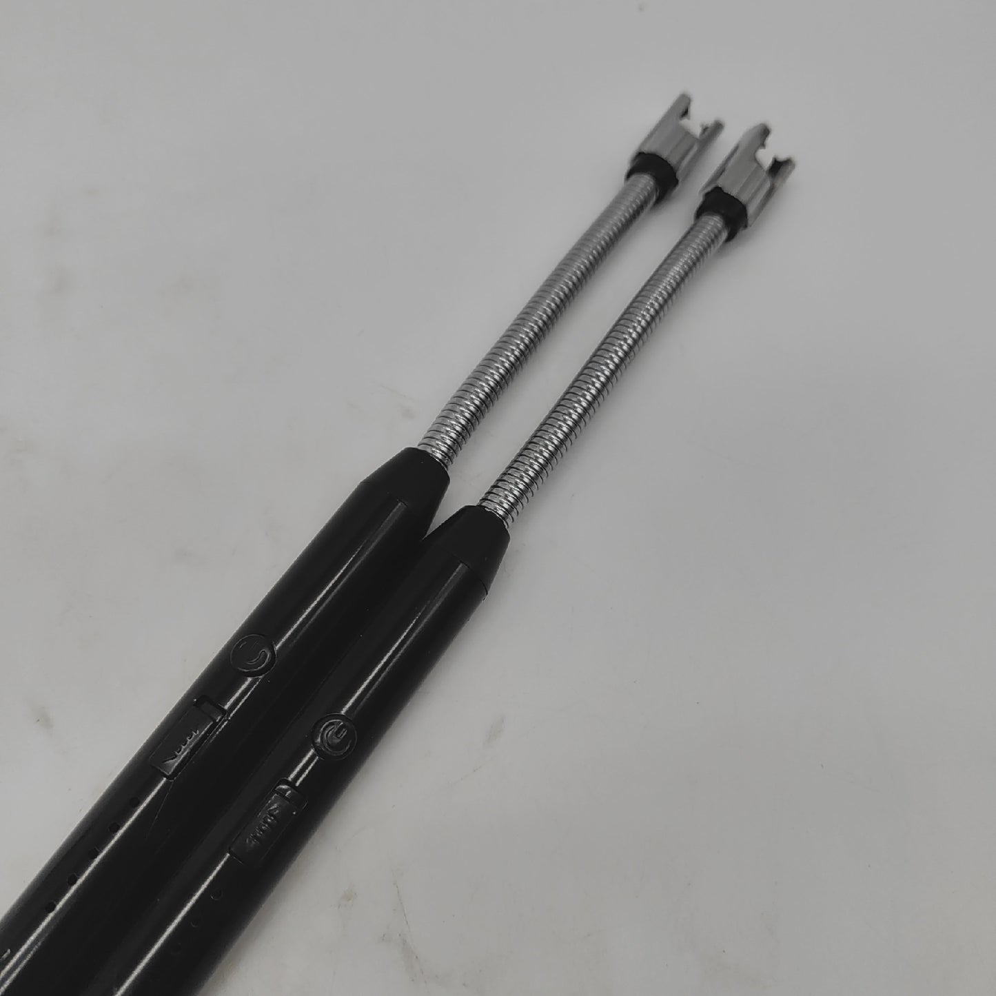Aouplry Feuerzeug Elektro Gerät wiederaufladbar USB winddicht flammenlos modern