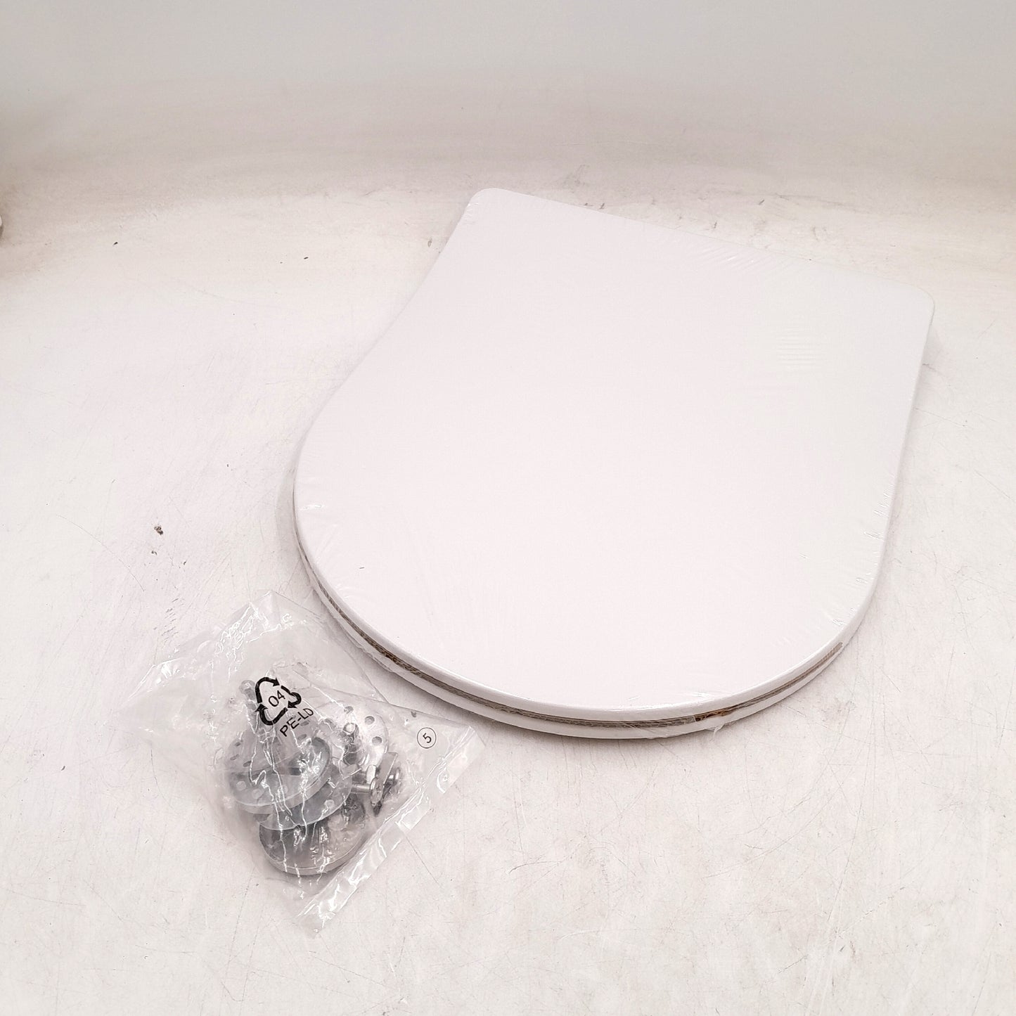 Amazon Basics Toilettensitz Badzubehör D förmiger Urea mattiertes Weiß 365