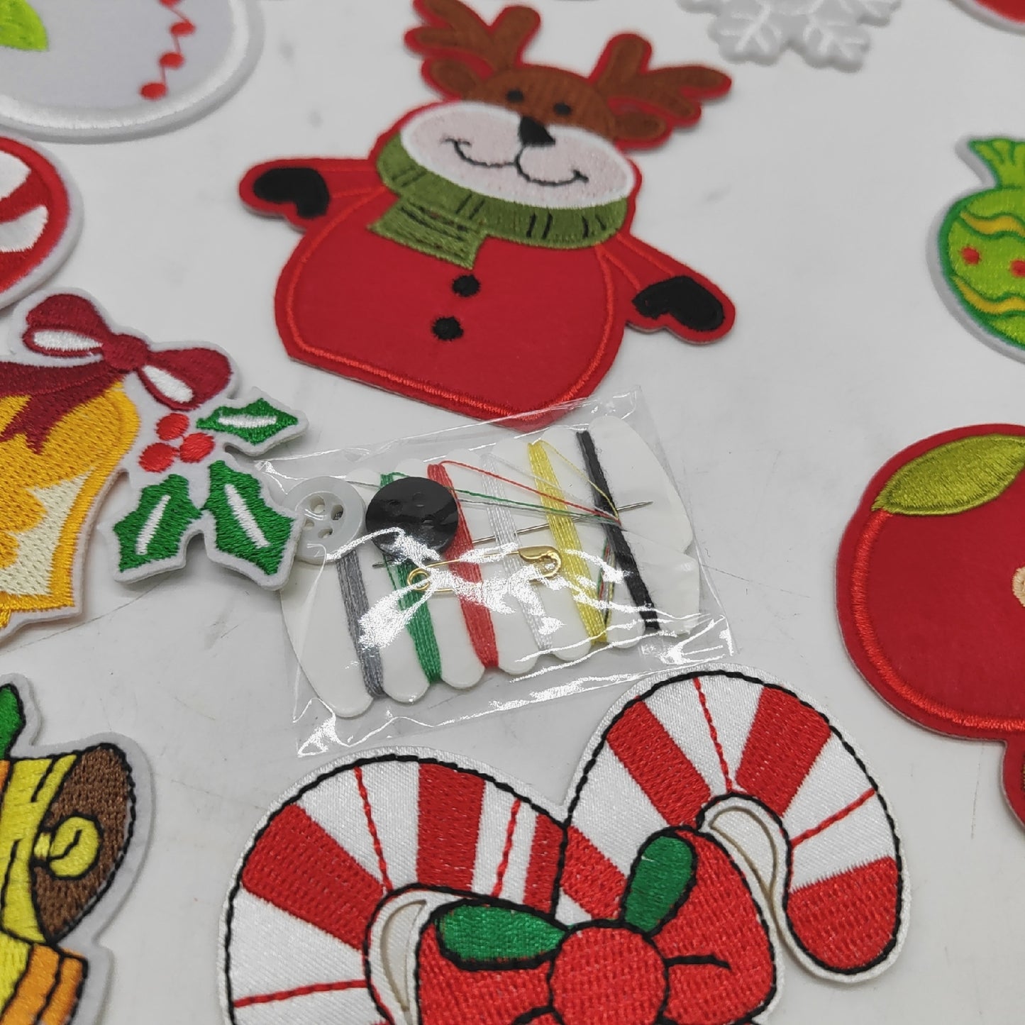 Augsun Aufnäher Weihnachten Patches 36 Stück zum Aufbügeln festlich D