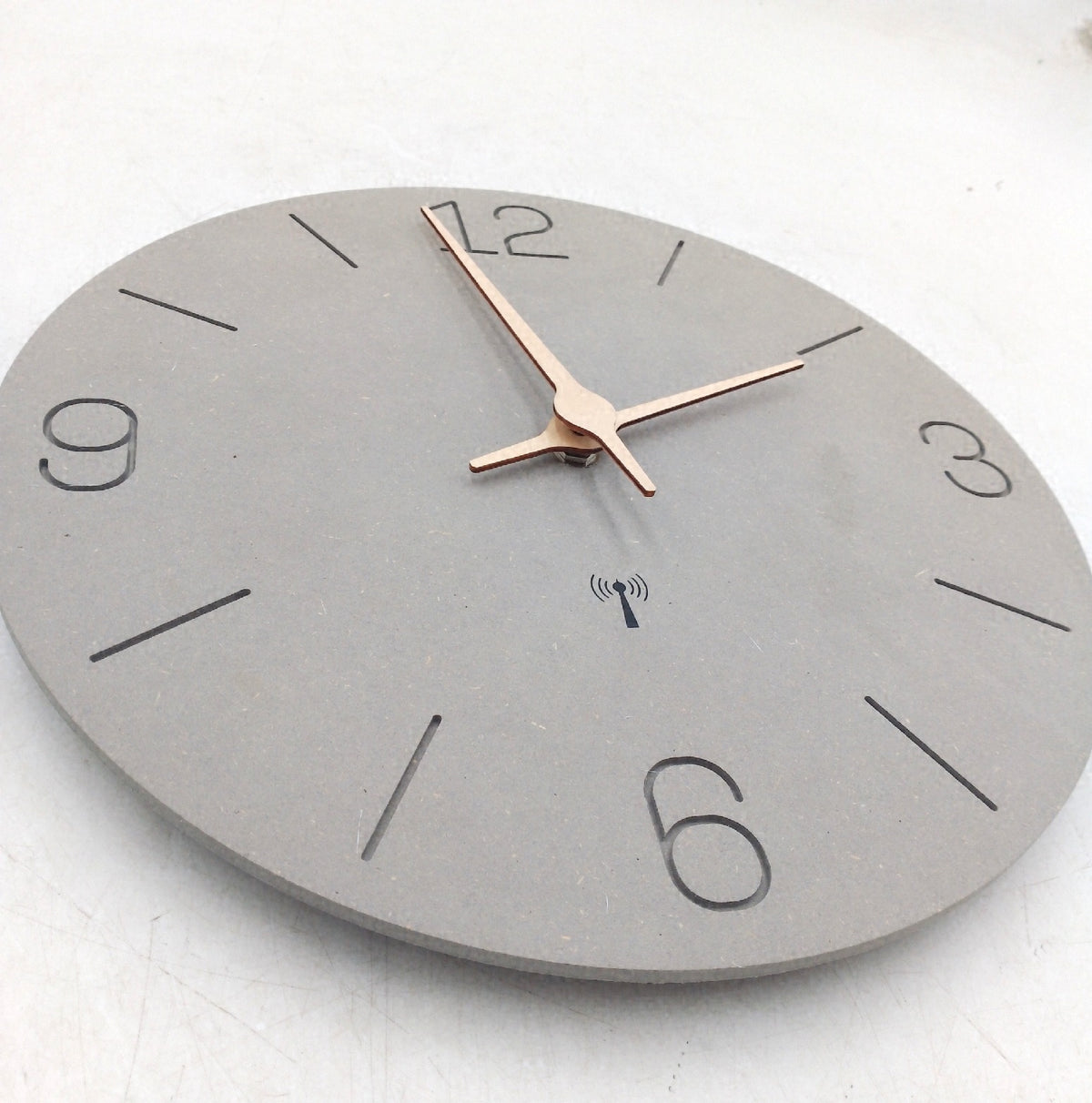 Funkuhr MDF Holz Wanduhr 30cm Lautlos Ohne Tickgeräusche Quarz Batterie Betrieb