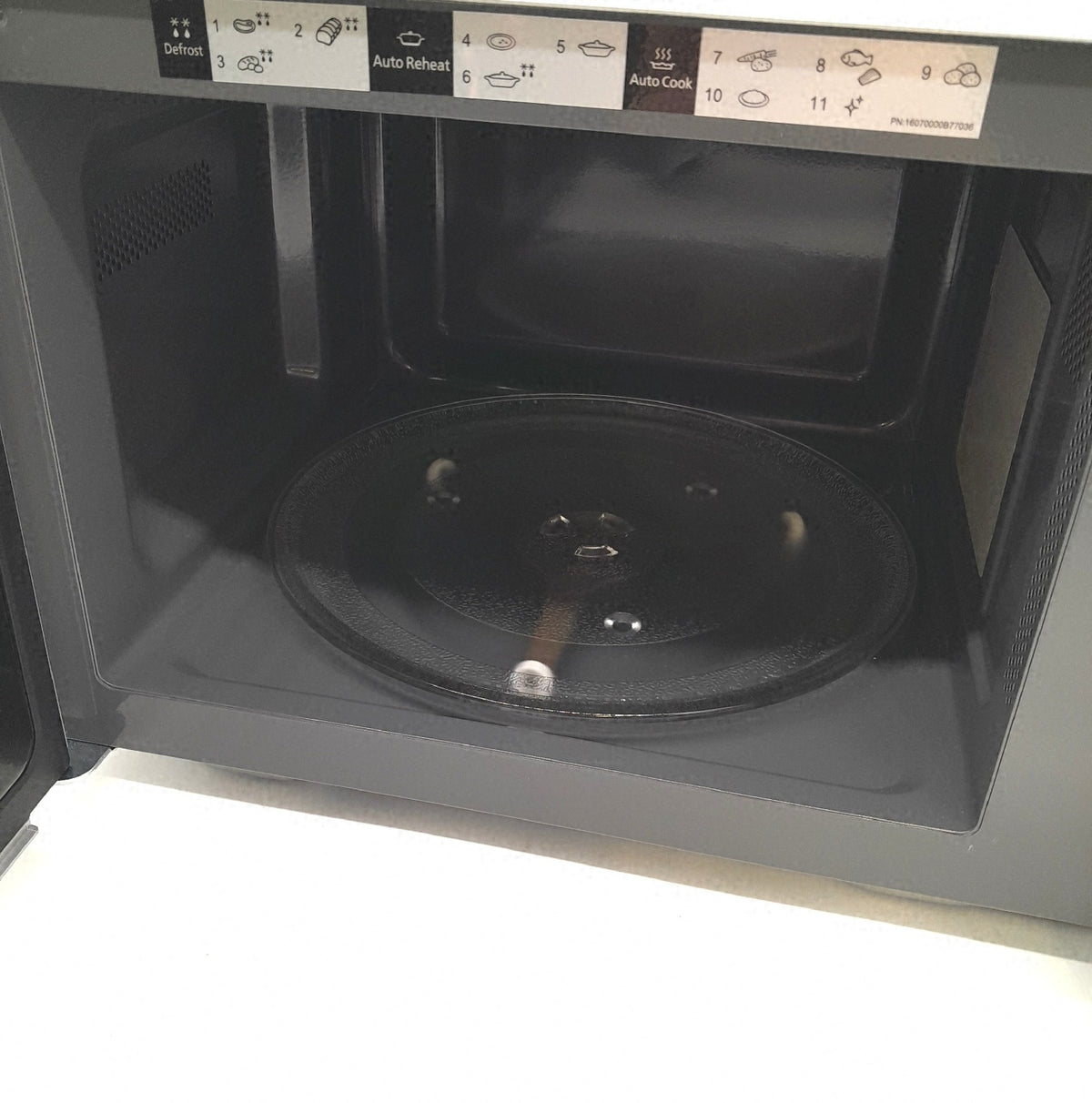 Panasonic D36QSEPG Solo Mikrowelle 29 l 1000 W automatisches Auftauen 11 Programme