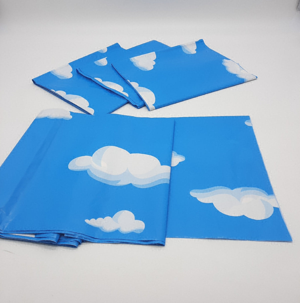 Pack Geschichte Geburtstag Tischtuch 137x274cm blauer Himmel weiße Wolke 4er Set