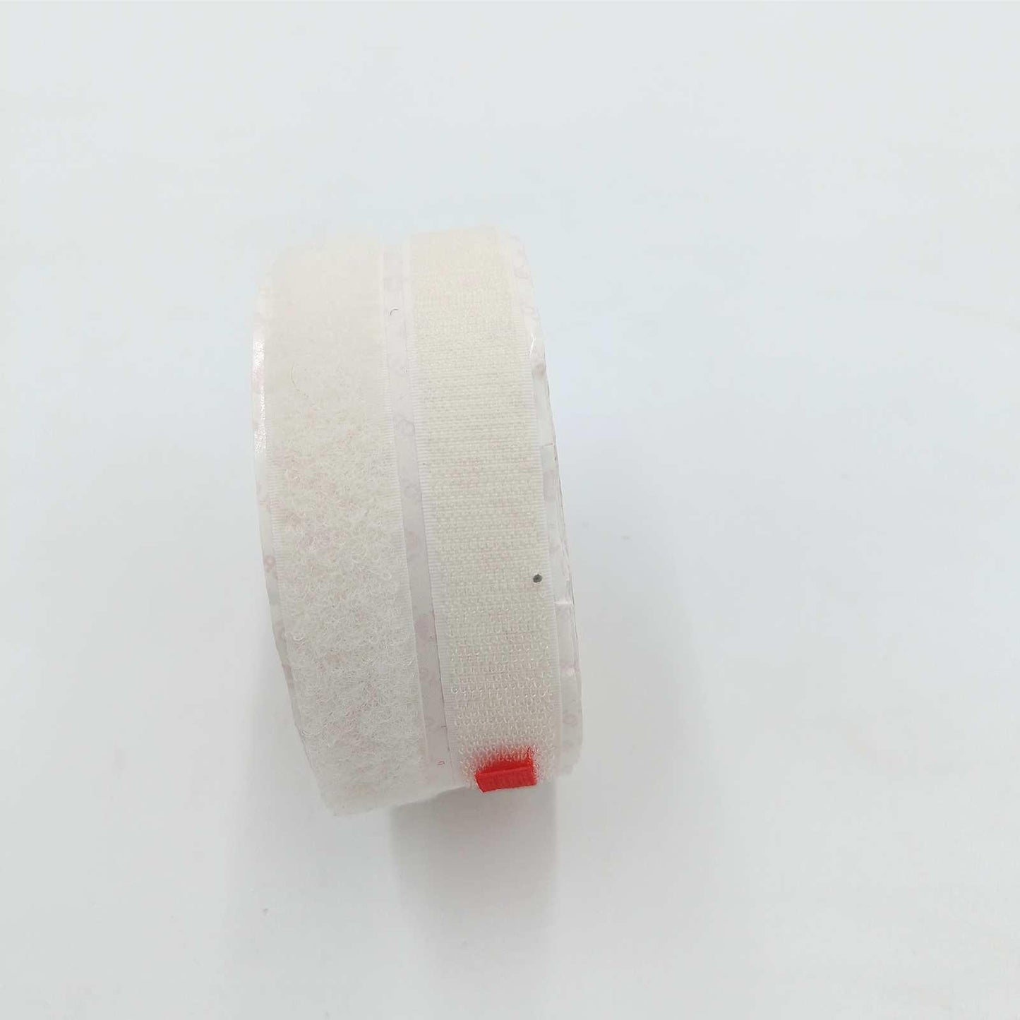 VELCRO Marke - Klettband Selbstklebend - Zuschneidbares, starkes, selbstklebendes Klettband mit Klettverschluss, perfekt für Raumdekoration und Wohnaccessoires, Garage - Weiß - 20 mm x 5 m