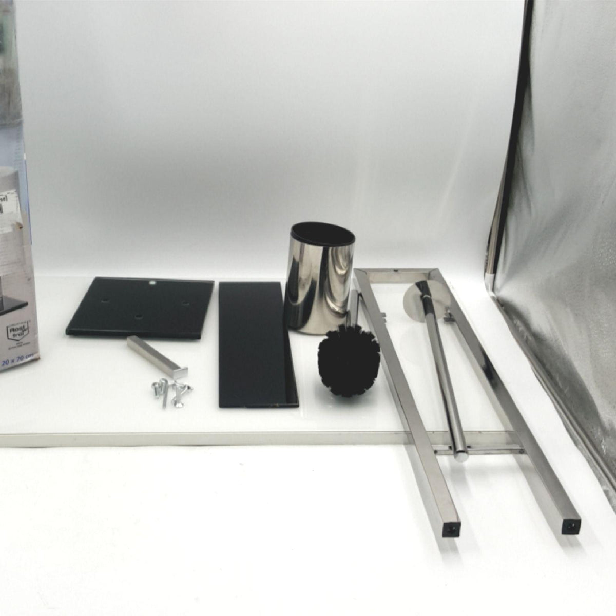 Wenko WC Rollenhalter und WC Bürstenhalter Rivalta praktisches Badezimmer Zubehör Stahl Storage