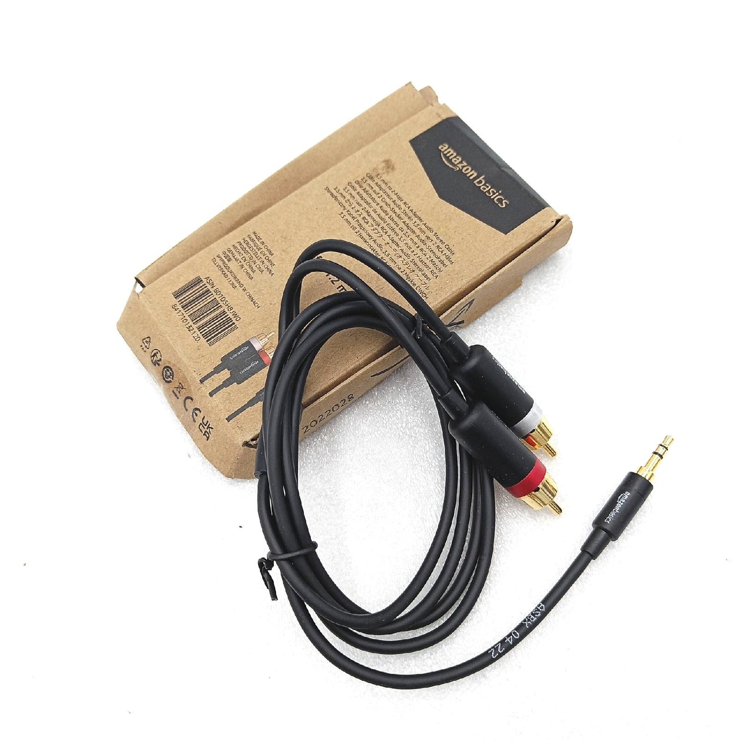 Amazon Basics Audiokabel Kabel Zubehör 3.5 Aux auf 2 RCA Adapter schwarz vergold