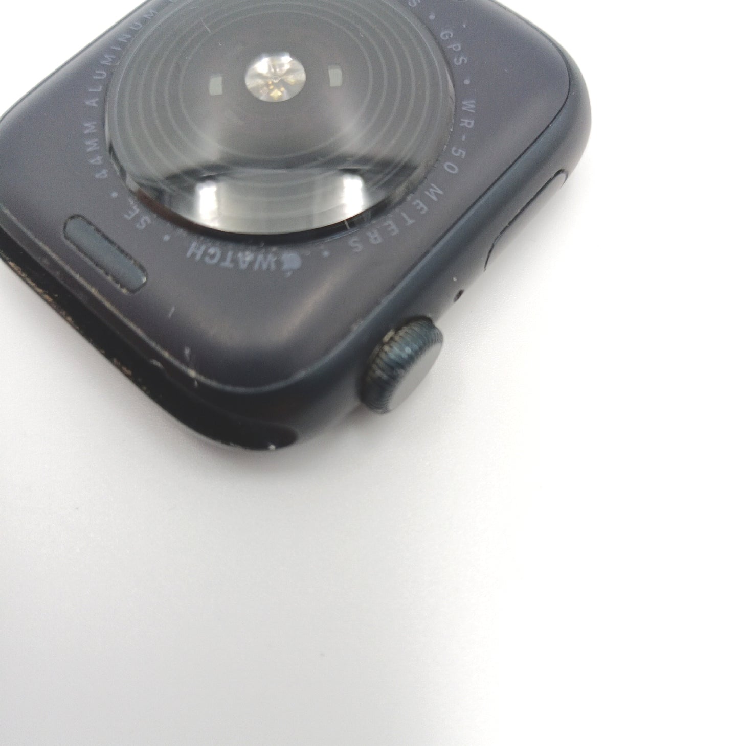 Apple Watch SE 2 Generation GPS 44 mm Smartwatch ohne Zubehör Gebrauchsspuren