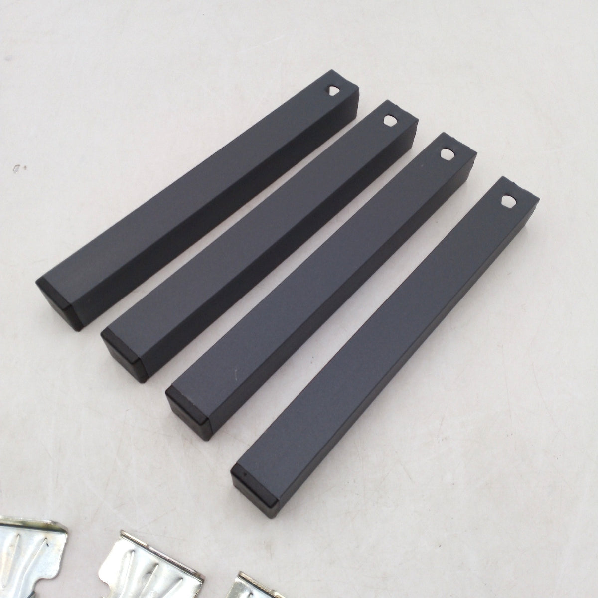 amuéblate online 4er Pack quadratische Metallbeine 30x30 mm für Lattenrost Höhe 27 cm Grau