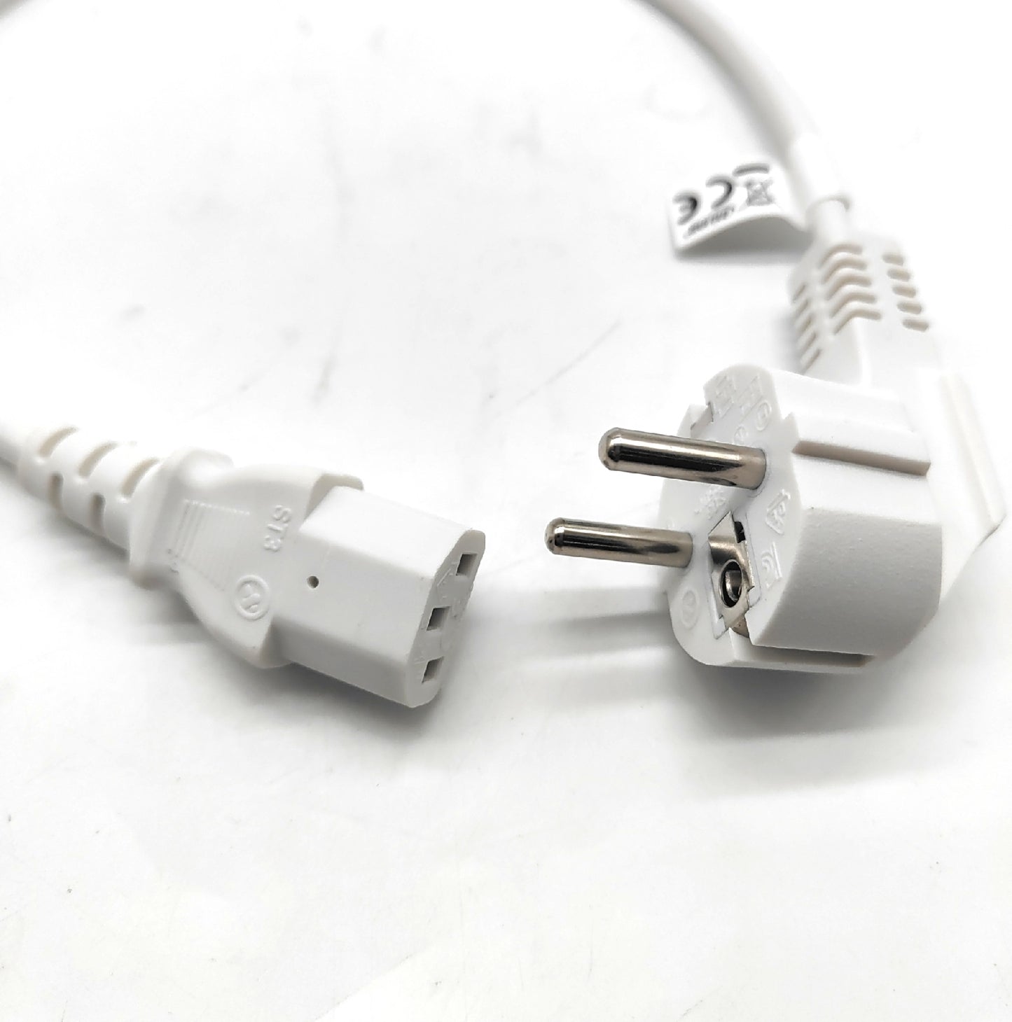 InLine Netzkabel Schutzkontakt Kabel Elektrozubehoer 16650W gewinkelt