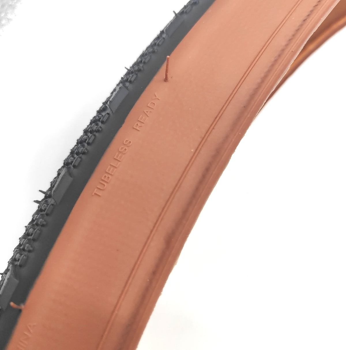 Pirelli Cinturato All Road Gravel Reifen Tubeless Ready TLR 45 622 Tan Bikepacking