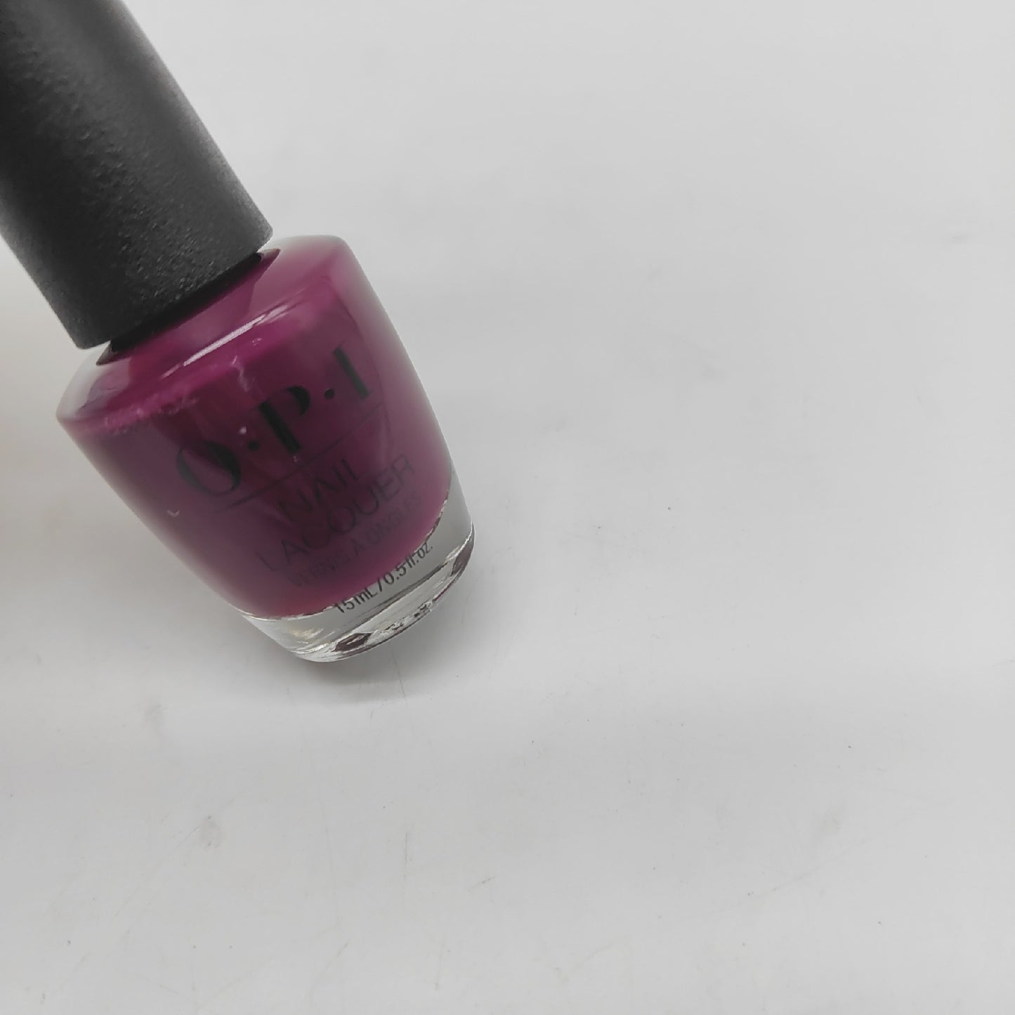 OPI Nagellack in der Farbe Cable Car-Pool Lane, burgunderroter Nagellack und
