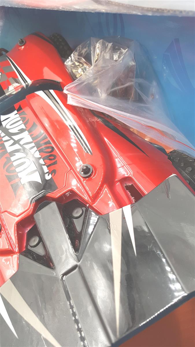 World Motors RC Auto 2,4 GHz Light & Sound Polizeiverfolgung Räder rotschwarzweiß<br />
},<br />
logprobs: null,<br />
finish_reason: stop<br />
}<br />
,<br />
usage: {<br />
prompt_tokens: 540,<br />
completion_
