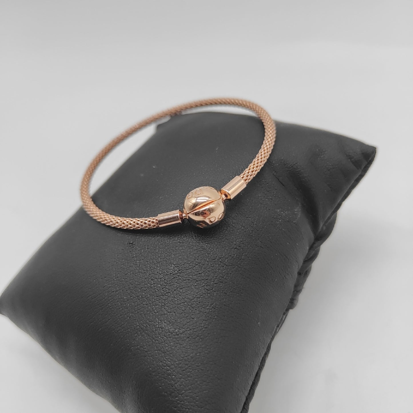 Pandora Armband Schmuck Damen Statement Rose elegant stilvoll modisch Damenaccessoire