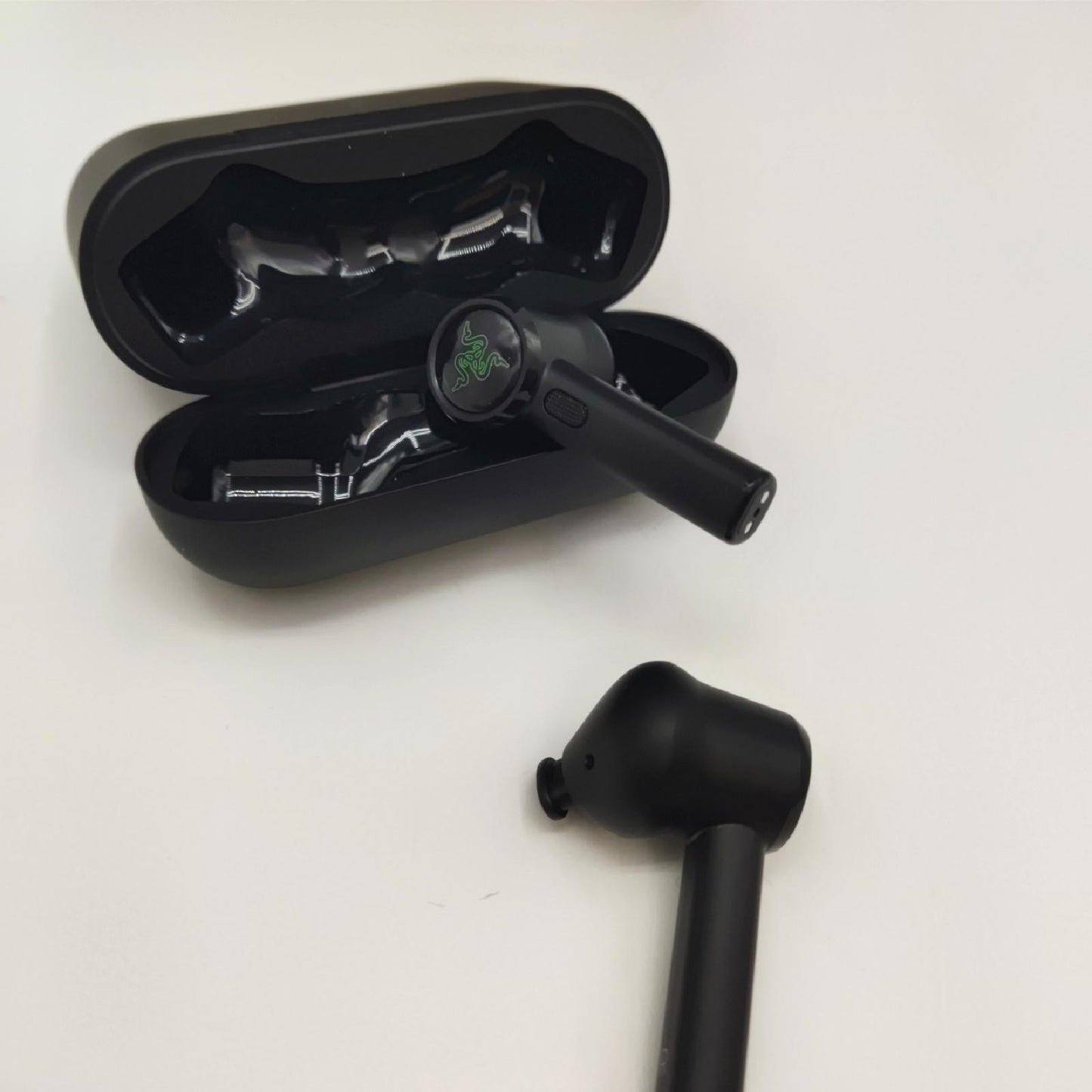 Razer Hammerhead True Wireless Pro Drahtlose In-Ear-Kopfhörer Mice (171 - Defekt