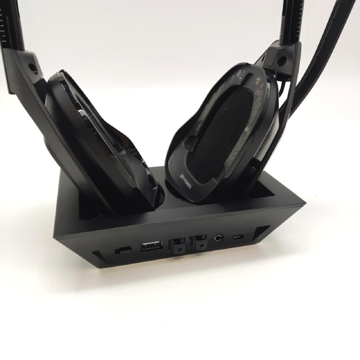 ASTRO A50 Wireless Gaming Headset Ladestation 4 Generation ohne Ohrpolster sichtbare Sp