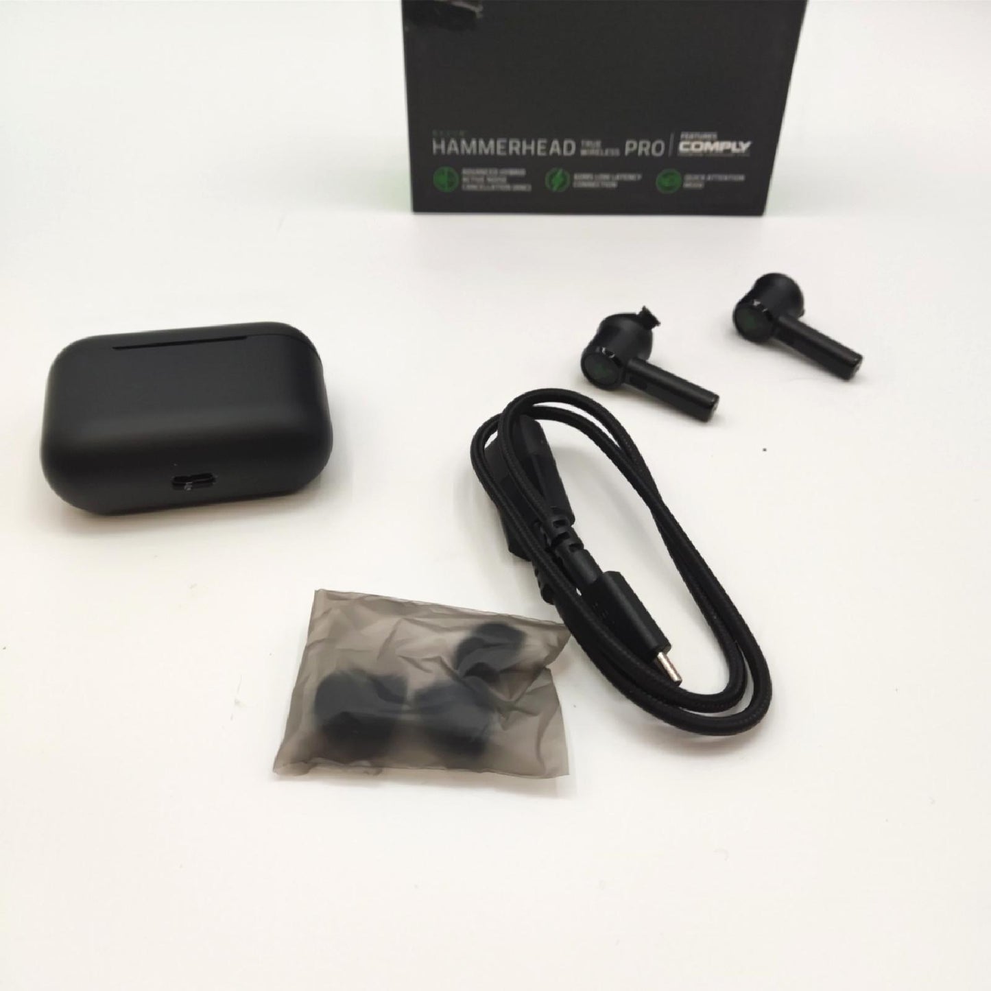Razer Hammerhead True Wireless Pro THX In Ear Schwarz Defekt Ladeanschluss