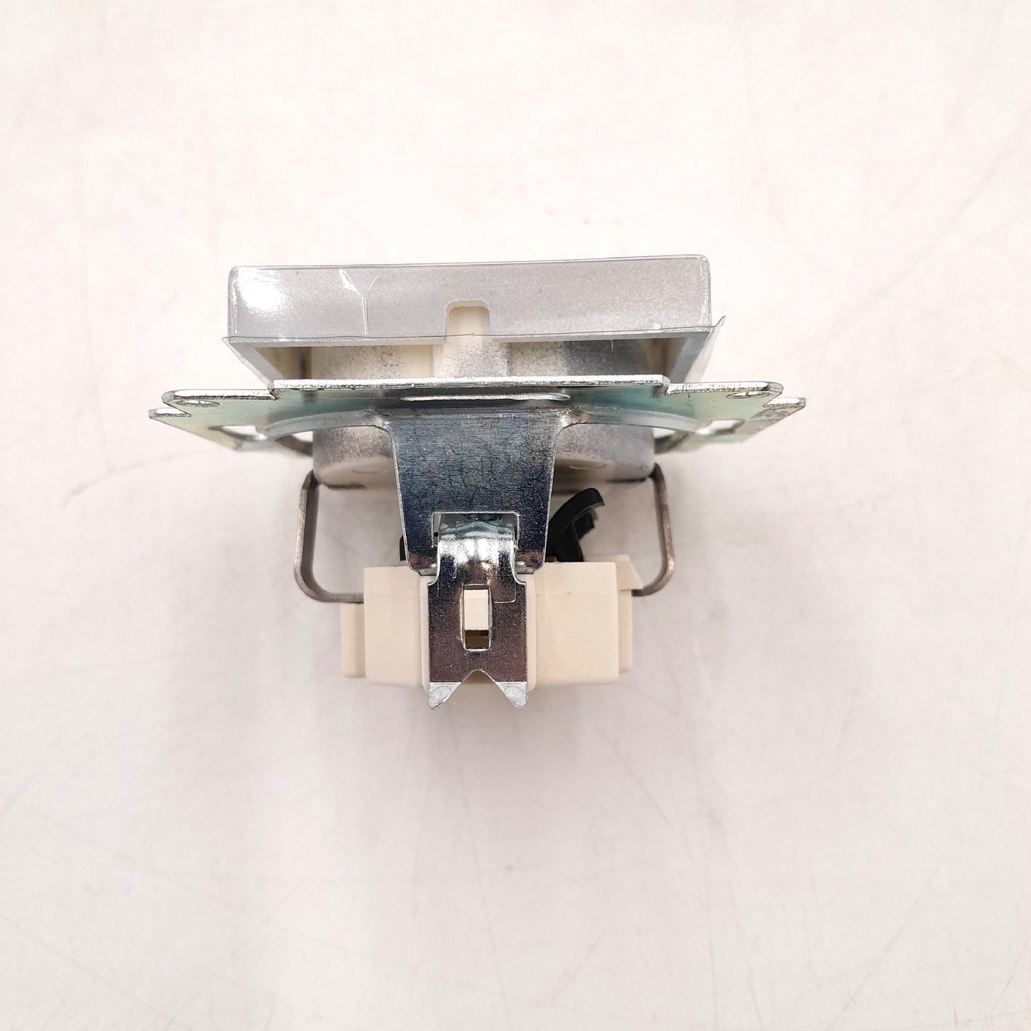 Voltomat Steckdose Elektroinstallation Schuko ART Silber Kunststoff IP20 Sicherheit