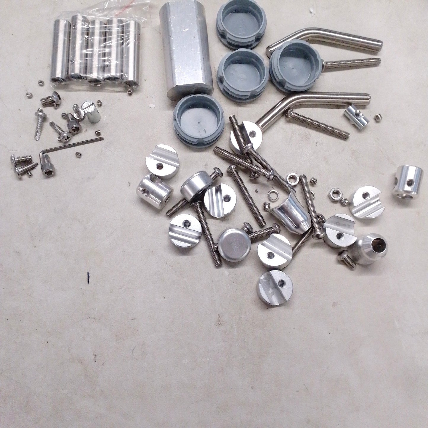 Treba Geländerset Oberbodenmontage Aluminium Silber 1500 Meter Gartenzaun Set
