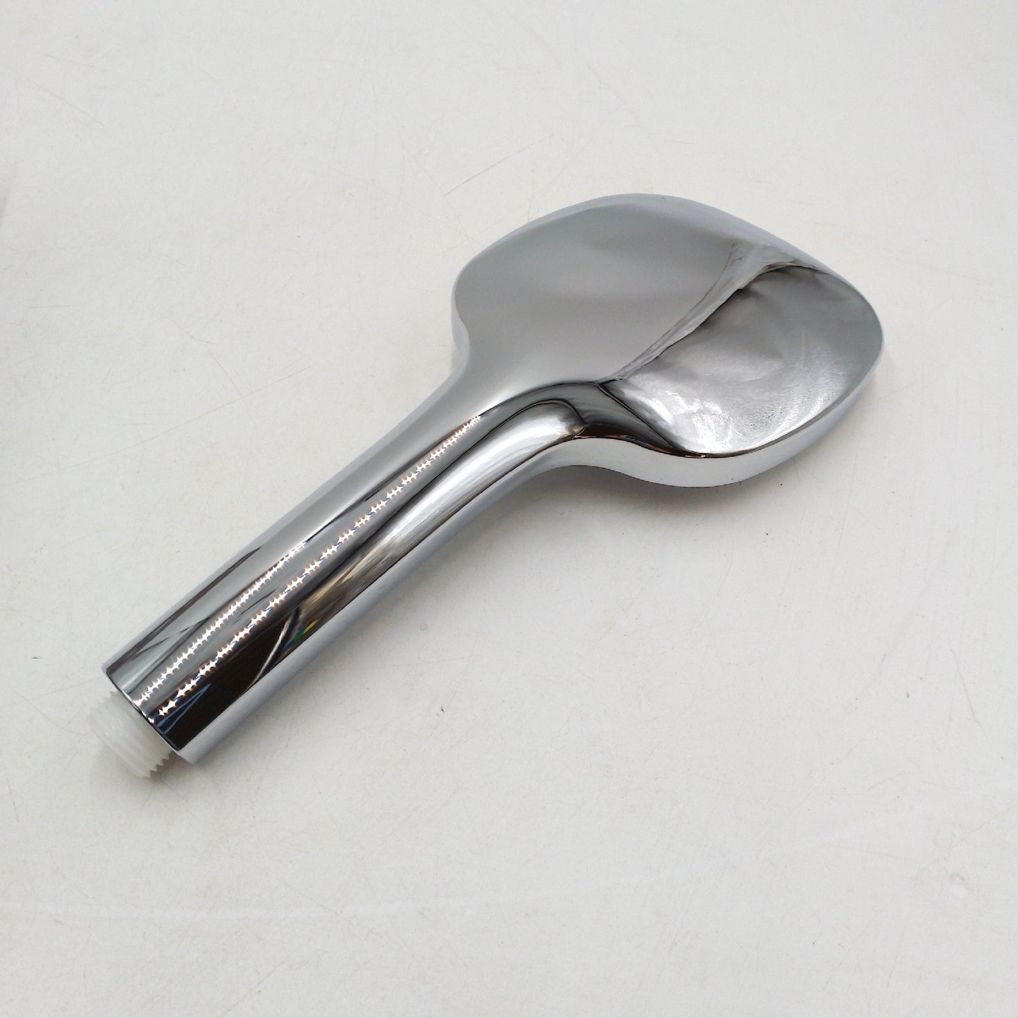 Camargue Handbrause Badarmaturen Gratl wei chrom Drei Funktionen Duschkomfort