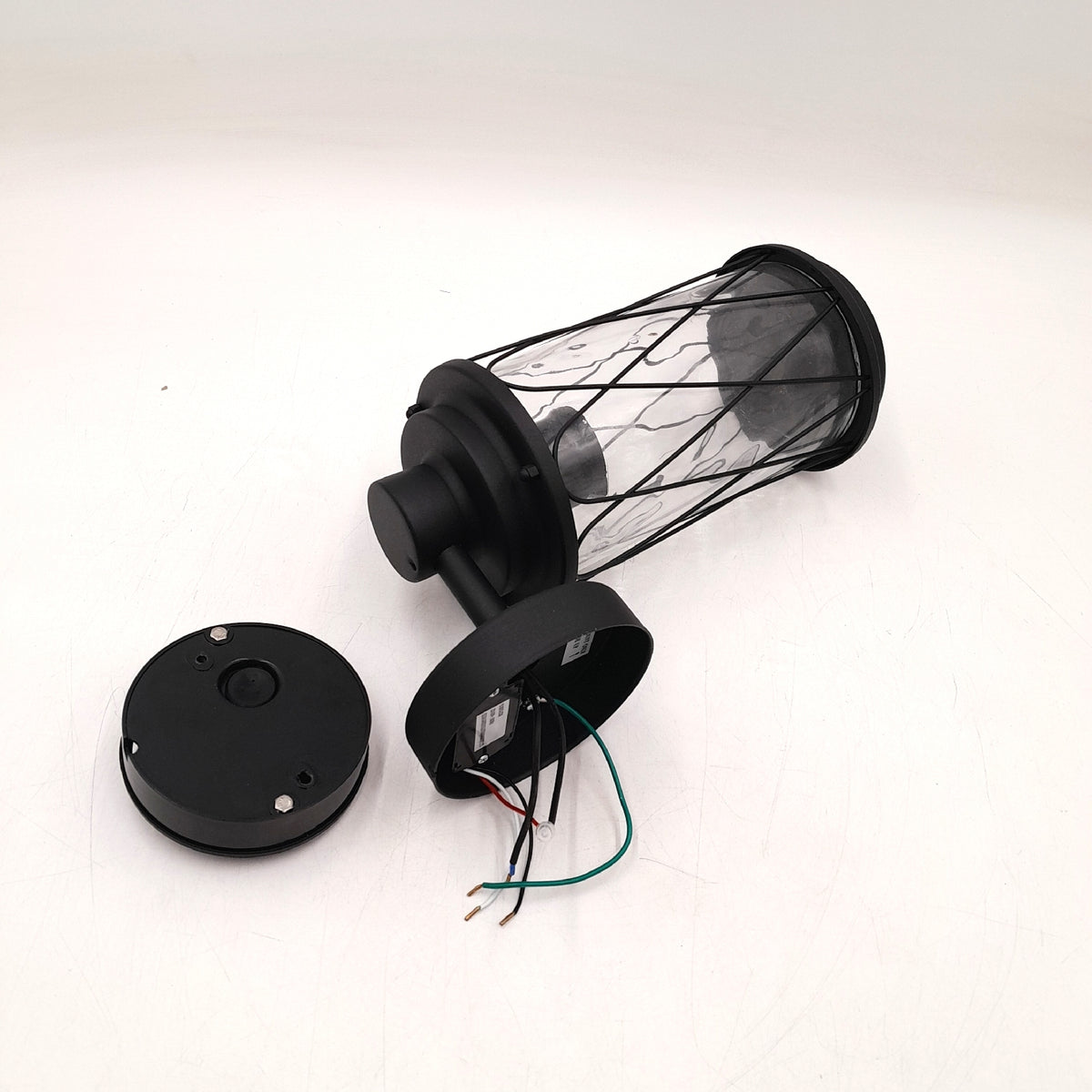 LEDVANCE LED Wand Deckenleuchte Aussen E27 Bewegungssensor fehlt Schrauben