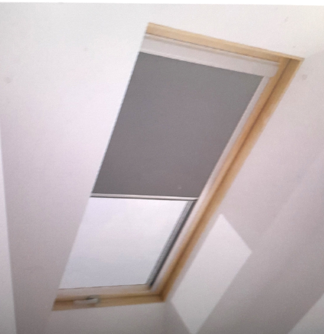 DUA Verdunkelungsrollo Fensterdekoration Grau 55 x 98 cm Lichtschutz
