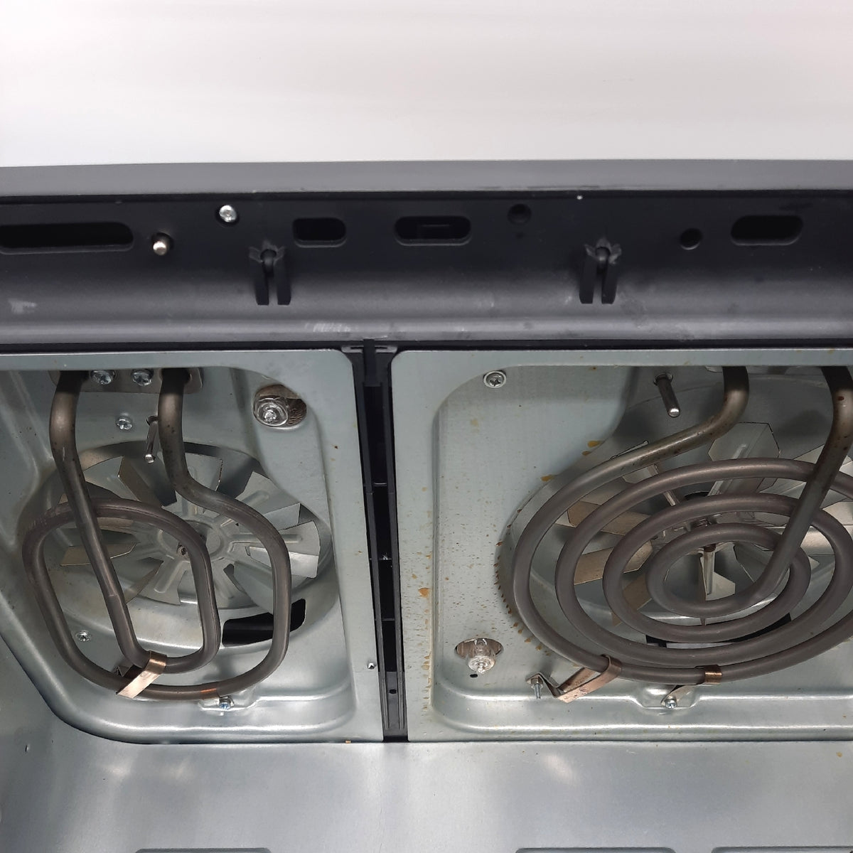 Cecotec 10L Heißluftfritteuse mit zwei Heizelementen und Grillpl - Bruchstelle