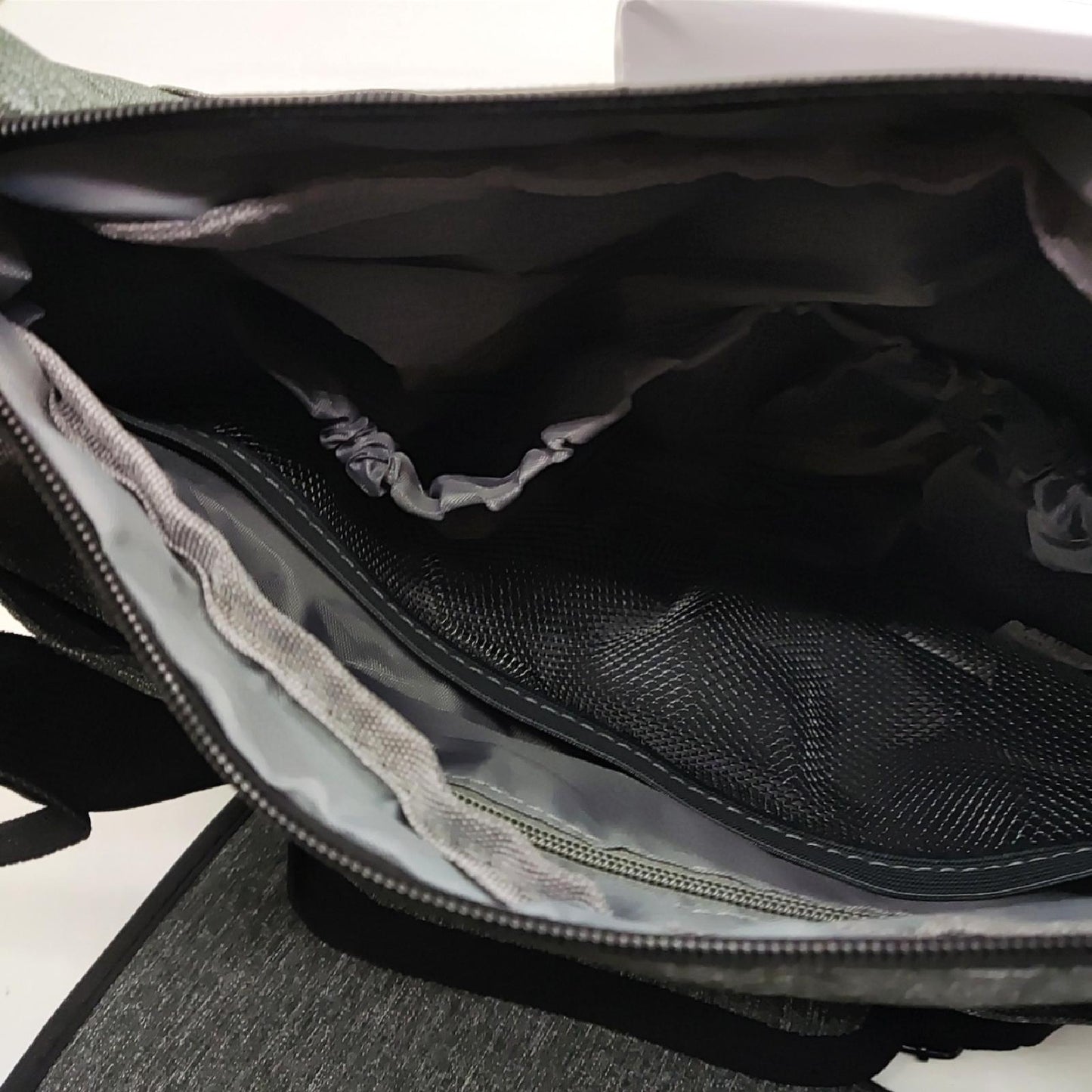 LOMOS Wickeltasche Babyausstattung großes Modell Wickelunterlage Grau praktisch funktional