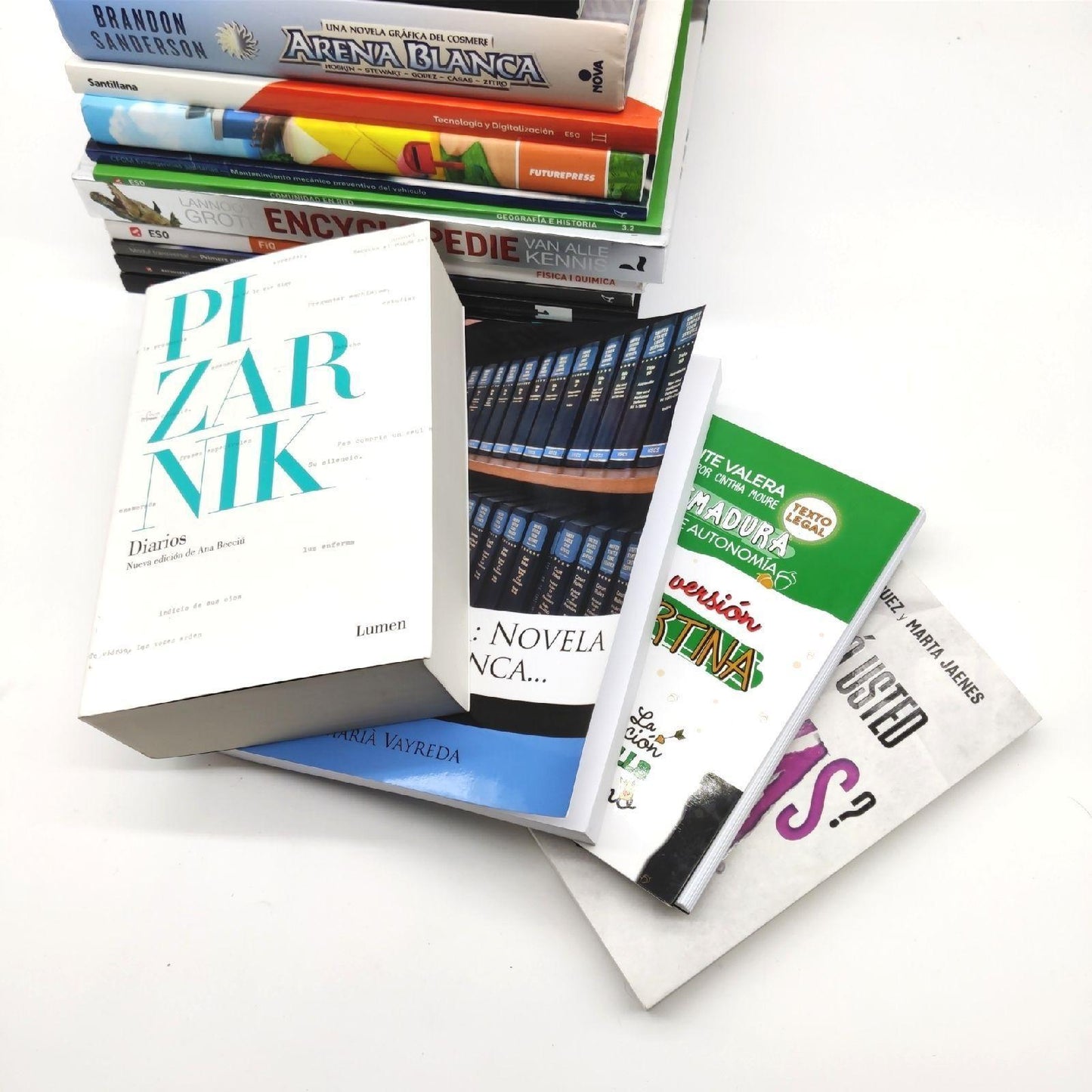 Thalia Buchpaket Bücher verschiedene Genre mehrsprachig Kundenretouren sortiert