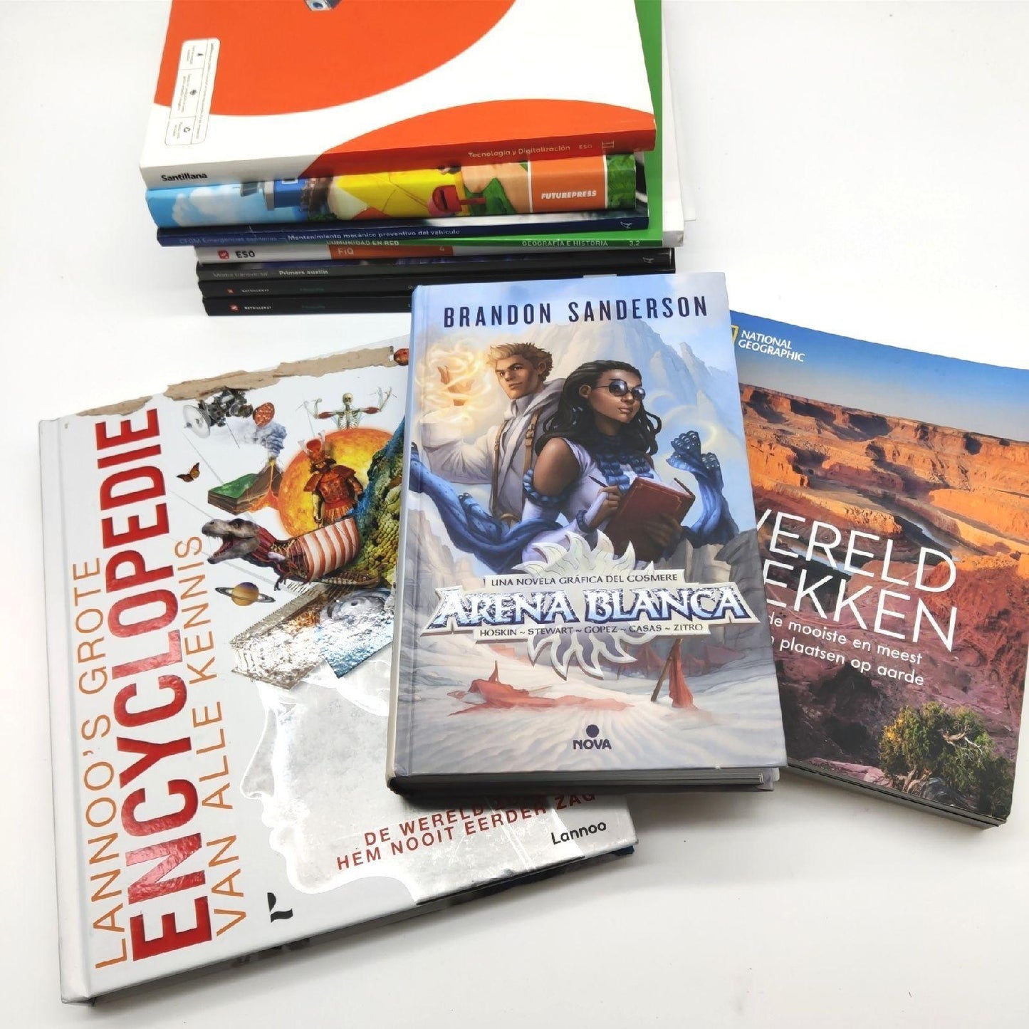 Thalia Buchpaket Bücher verschiedene Genre mehrsprachig Kundenretouren sortiert
