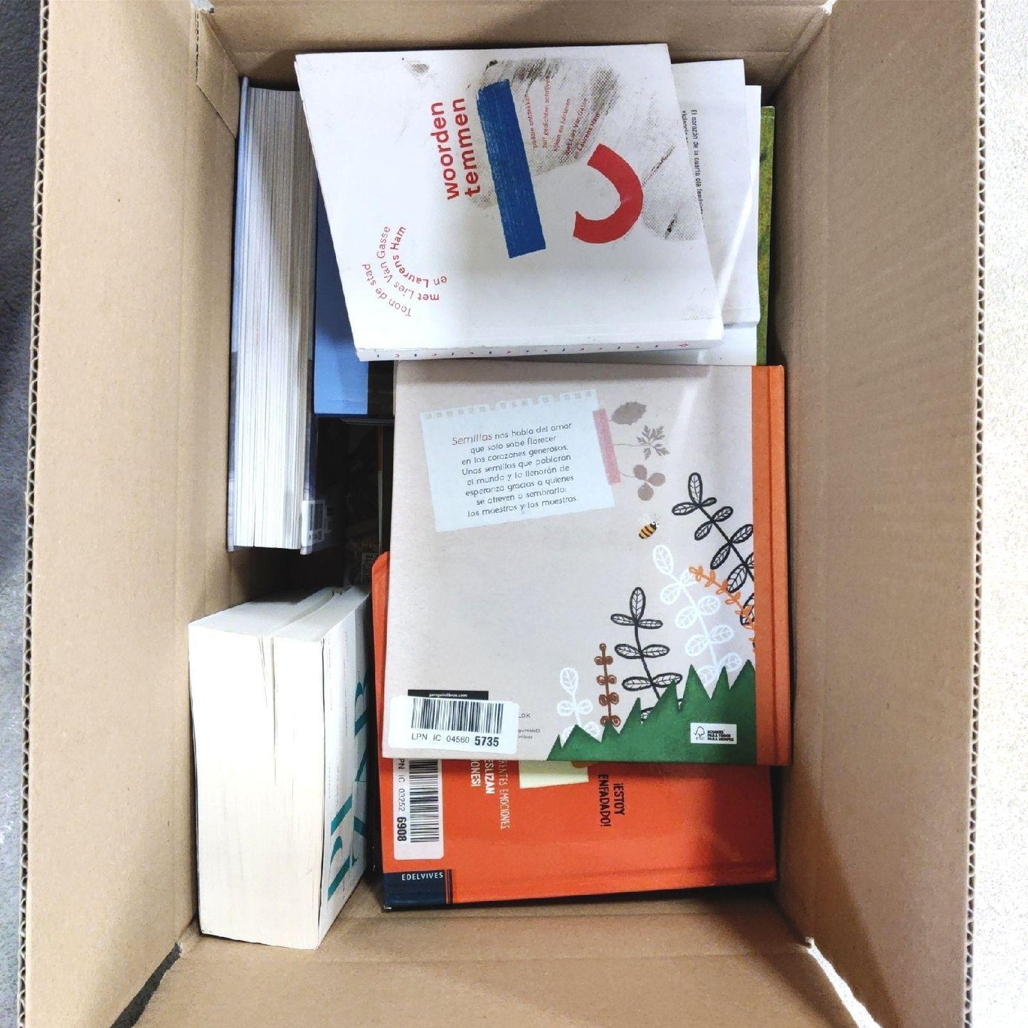 Thalia Buchpaket Bücher verschiedene Genre mehrsprachig Kundenretouren sortiert