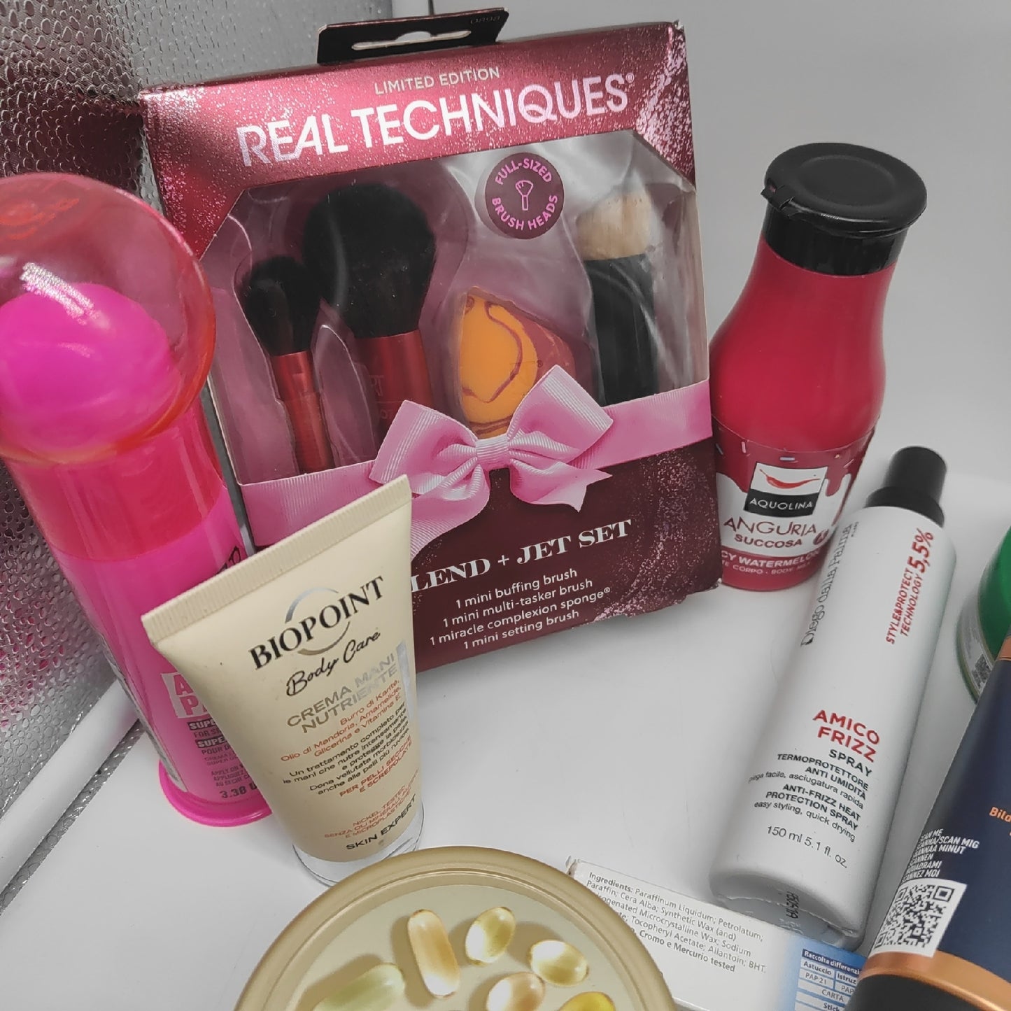 Creme Bodylotion Drogerie Haarspray Shampoo Spülung After Shave Makeup Parfüm Haarstyling GEÖFFNET