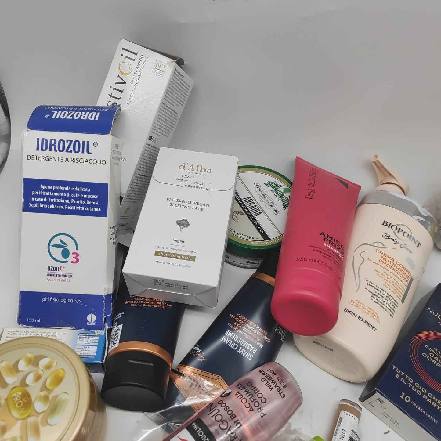 Creme Bodylotion Drogerie Haarspray Shampoo Spülung After Shave Makeup Parfüm Haarstyling GEÖFFNET